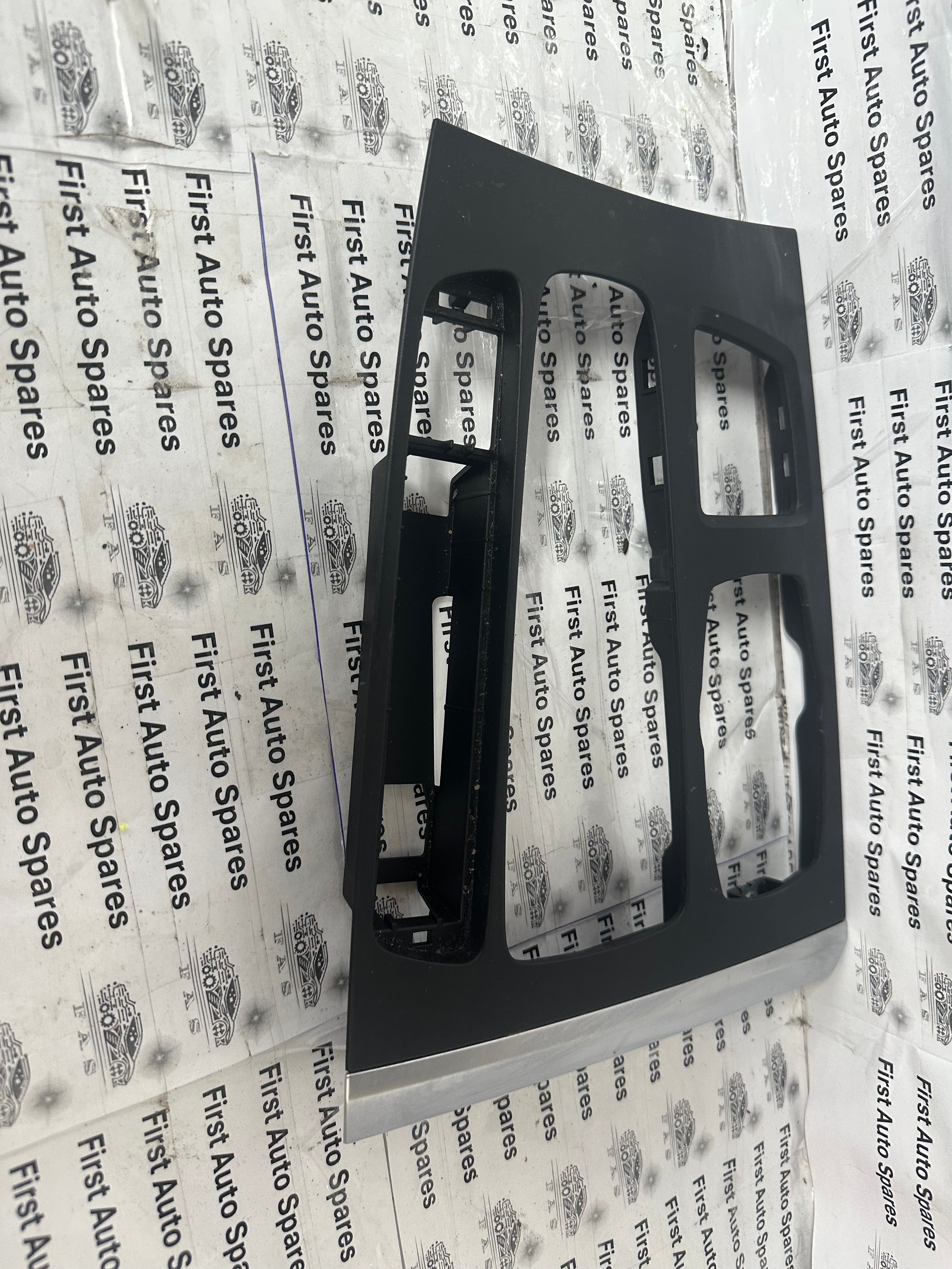 BMW X5 2016 iDrive Centre Console Trim Surround (5116 9252115)