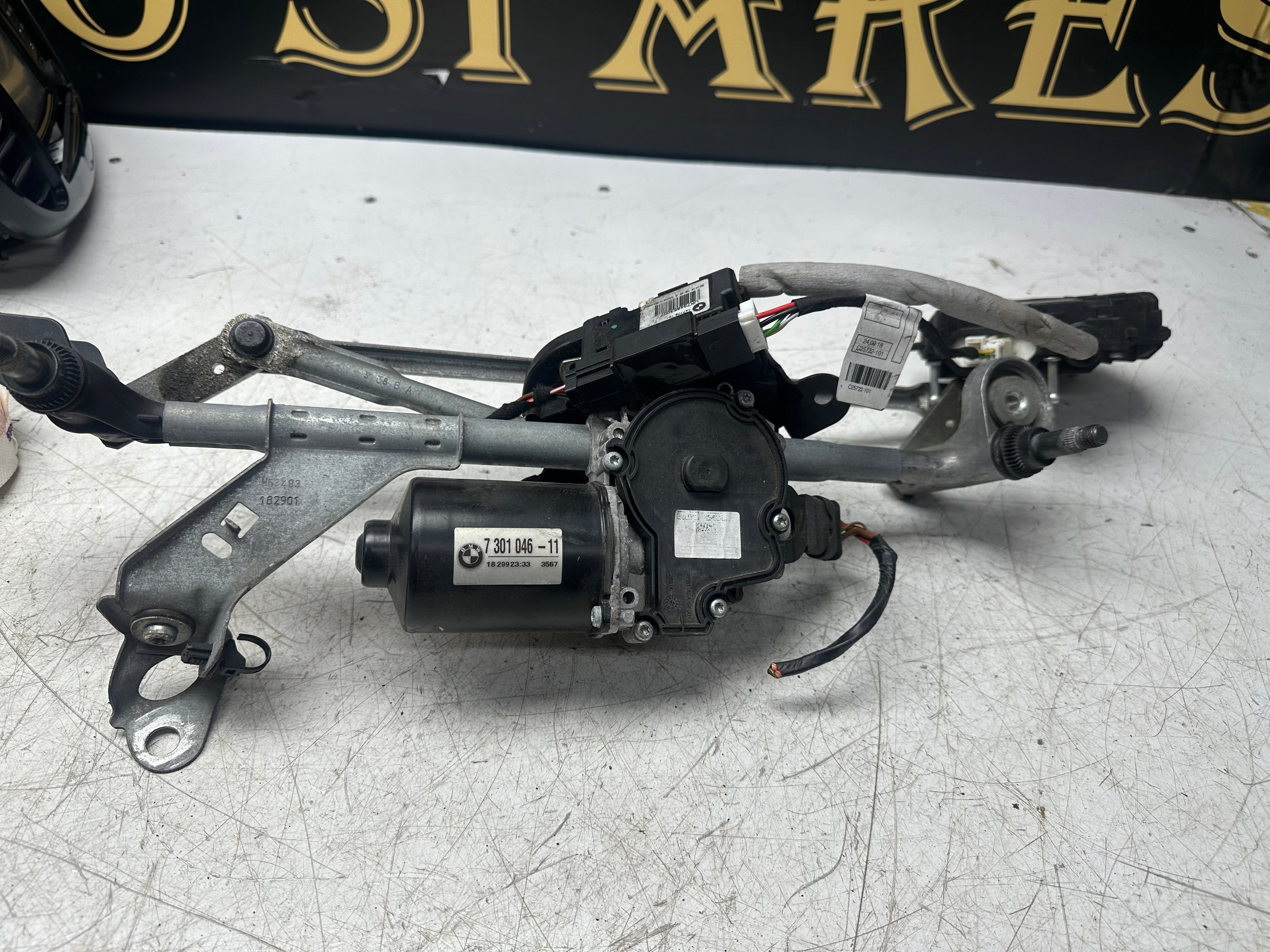 BMW 2 SERIES WIPER MOTOR & LINKAGE FRONT 7301046 ACTIVE TOURER F45 2014 - 2017