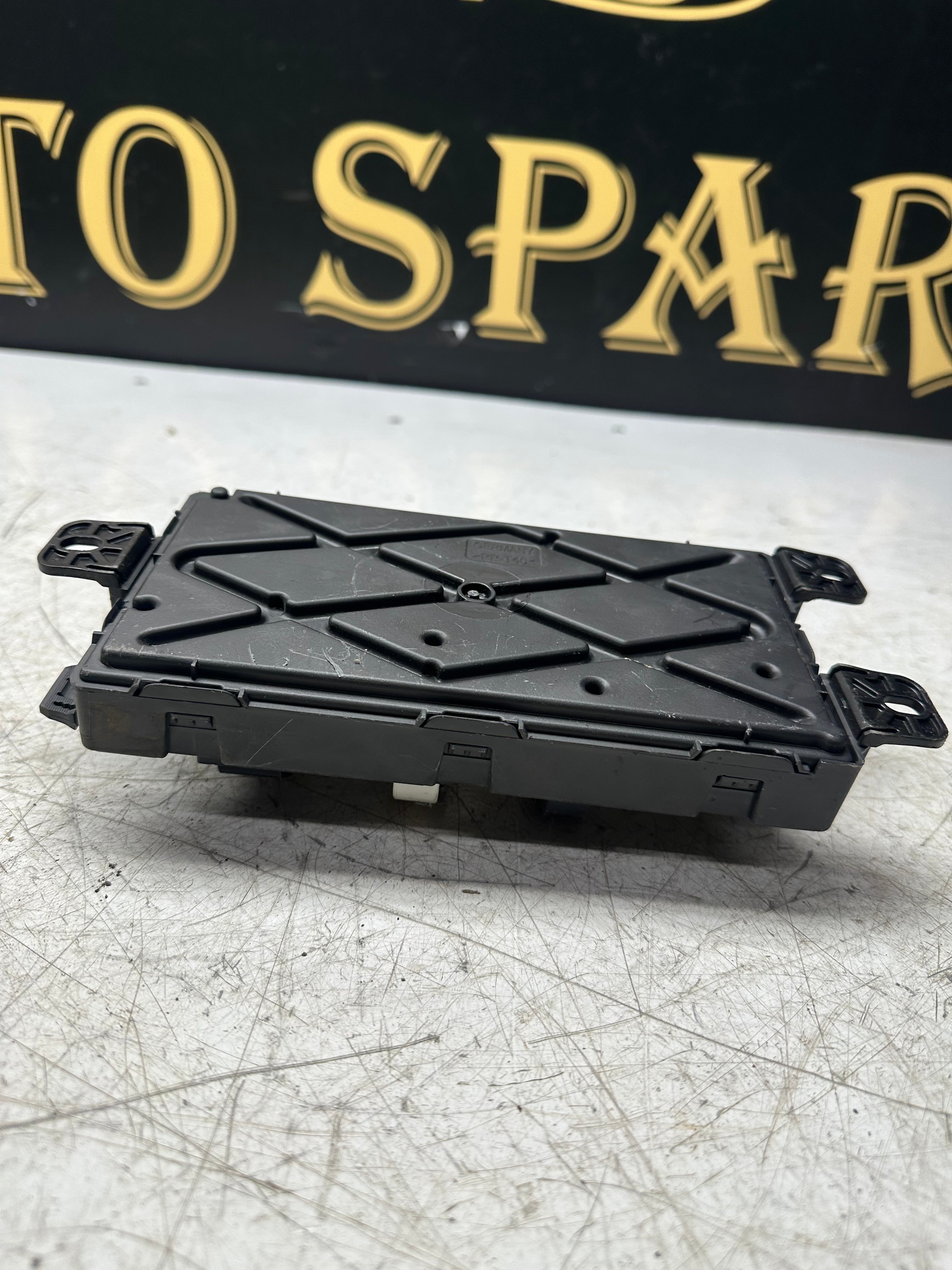 BMW 1 Series F20 / F21 Rear Comfort BCM Body Control Module 9866978-01