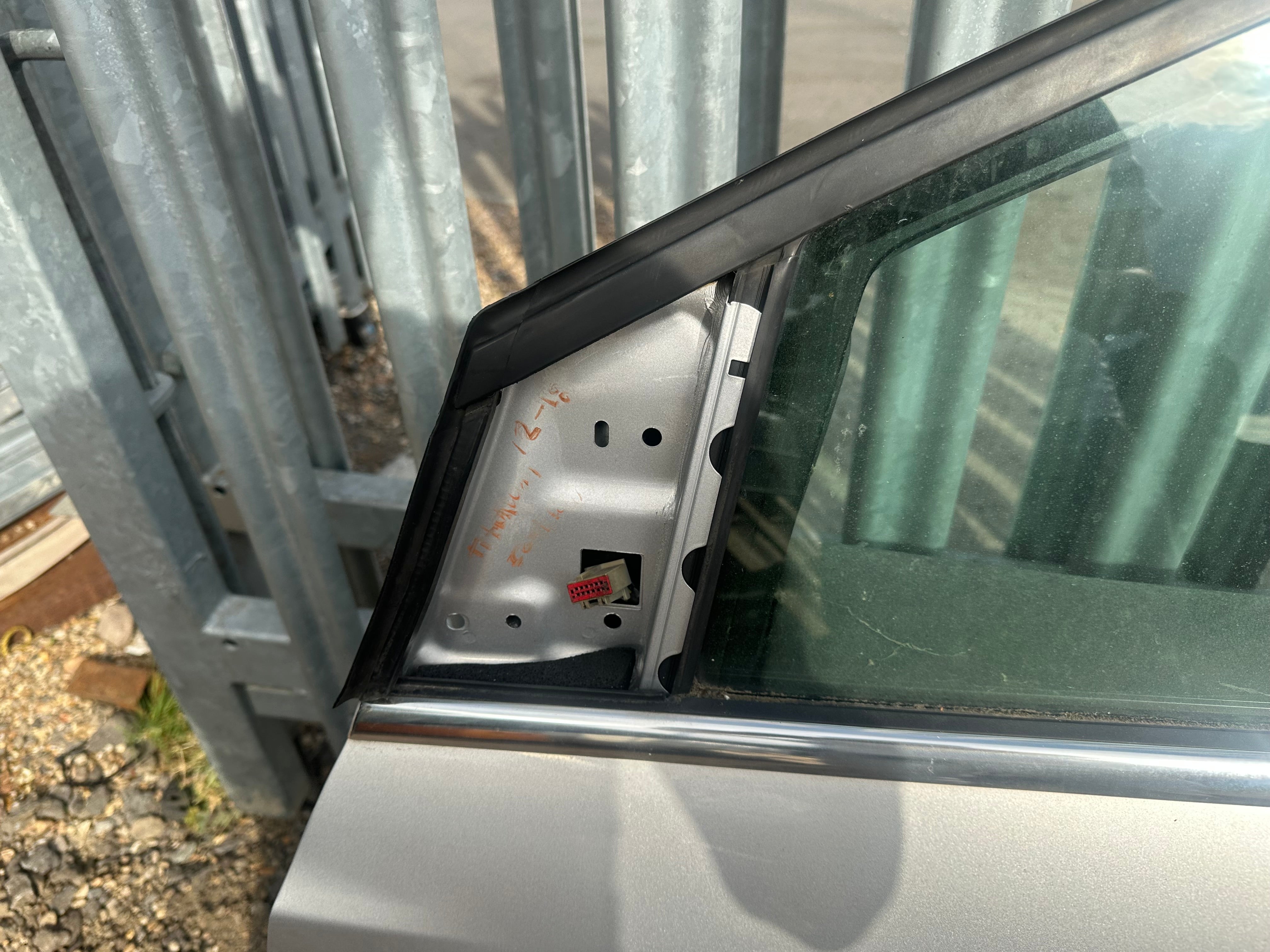 Ford Focus Titanium 2012–2018 Left Front Passenger Door (N/S/F)