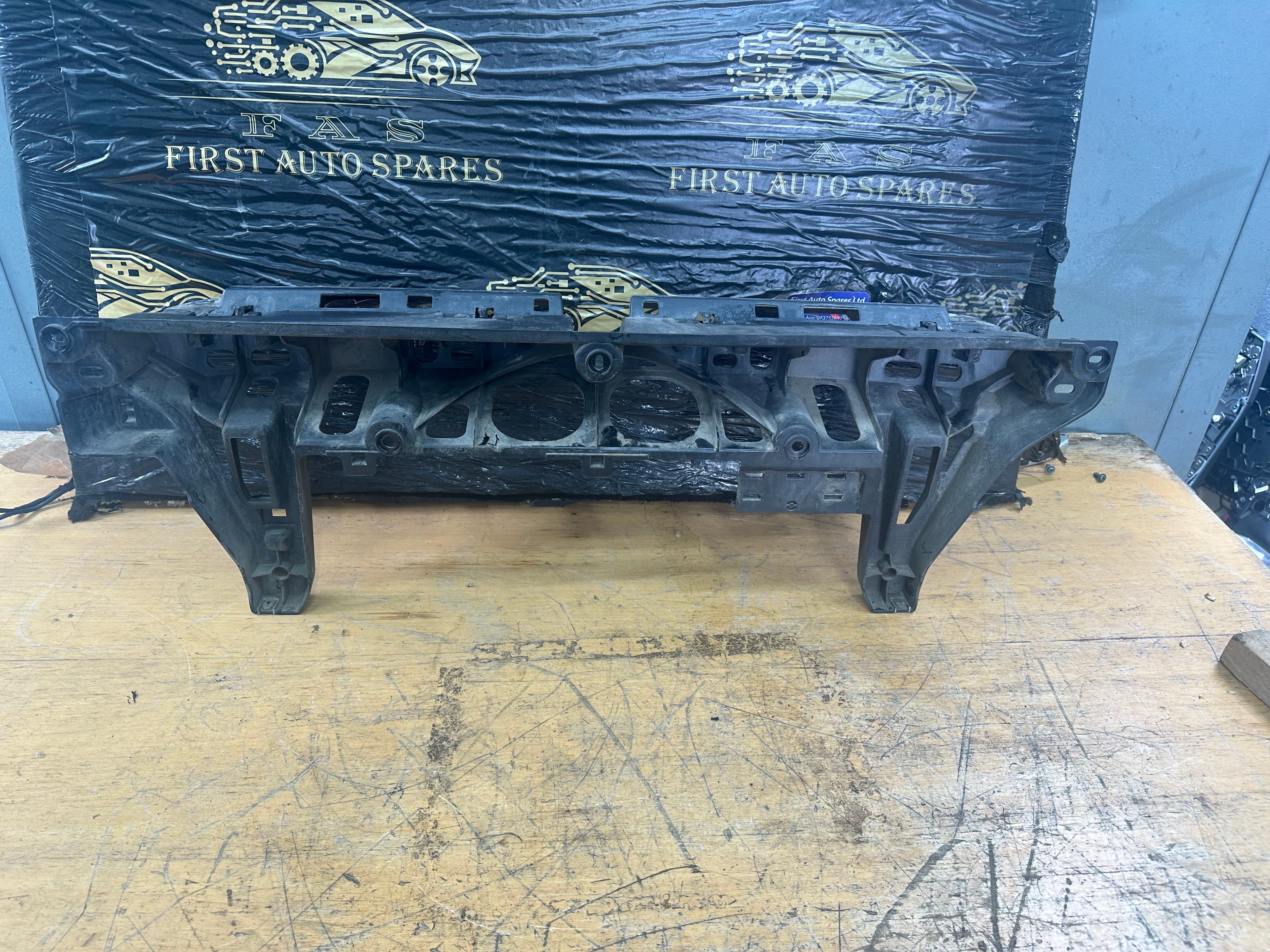 BMW X5 Series F15 Rear Bumper Centre Bracket Mount (7294391)