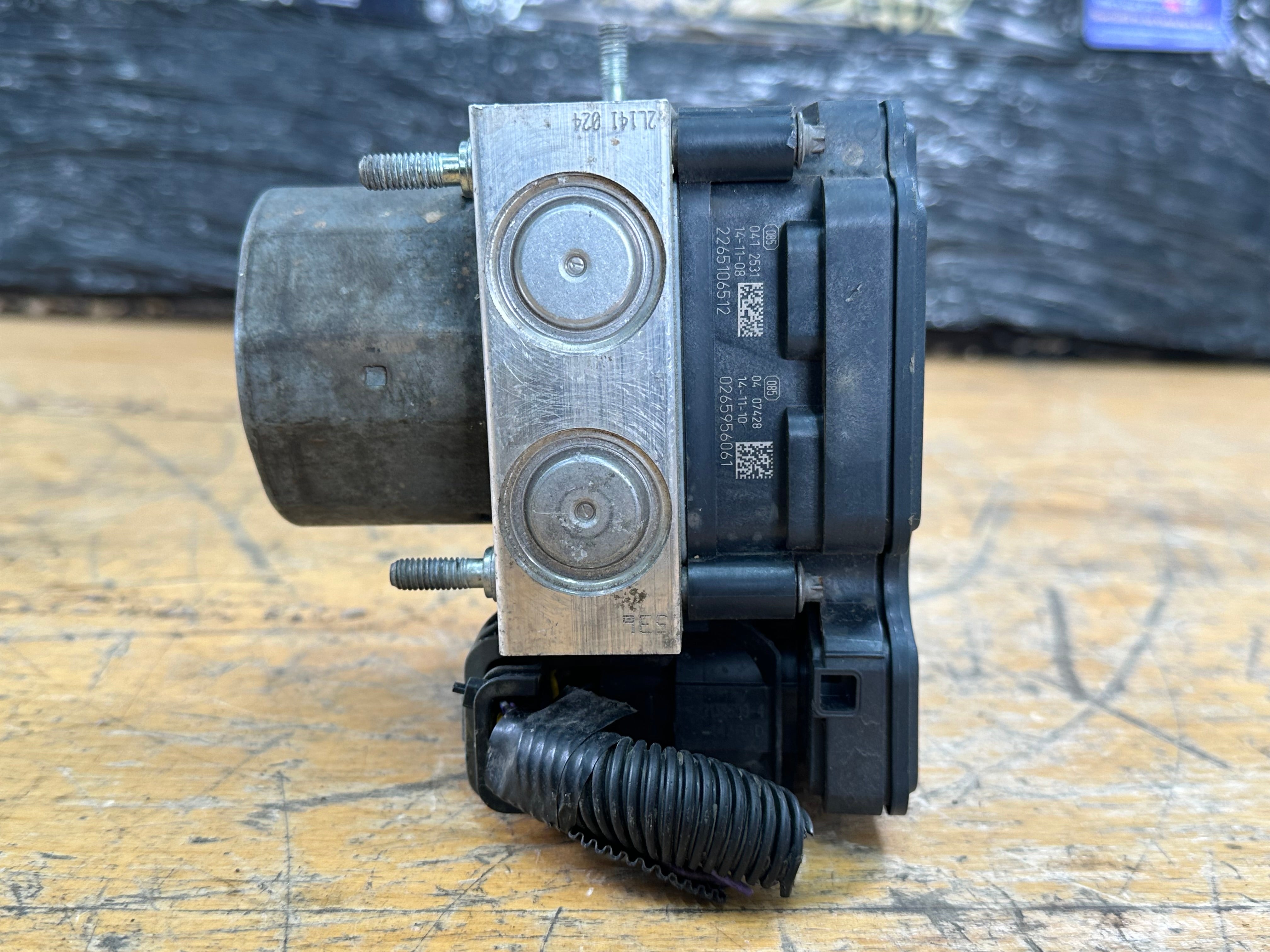 Ford Transit 2013–2018 ABS Pump Modulator Control Unit (BK31-2C405-CD)