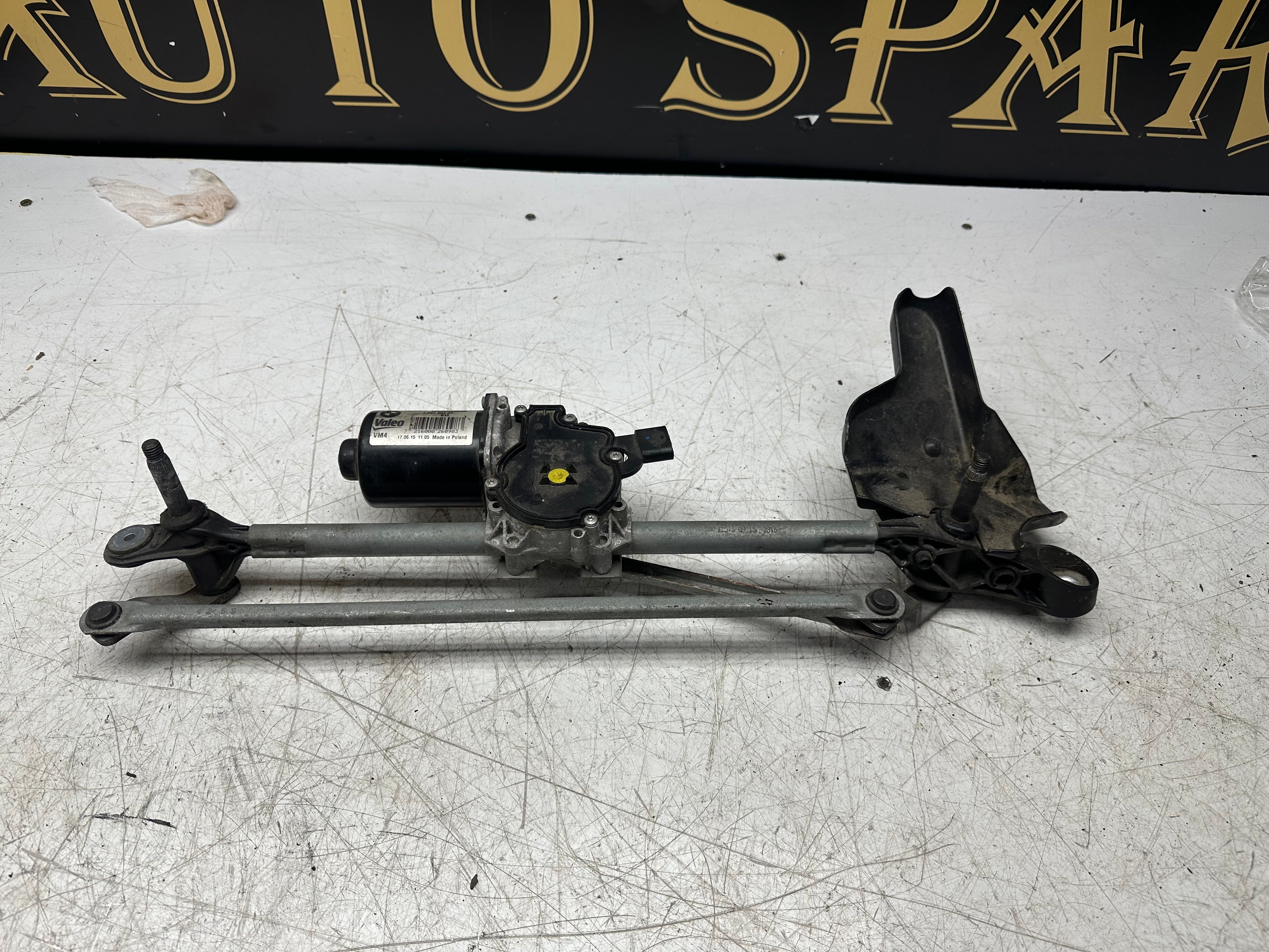 BMW 1 Series F21 Front Wiper Motor & Linkage (7267504 03)