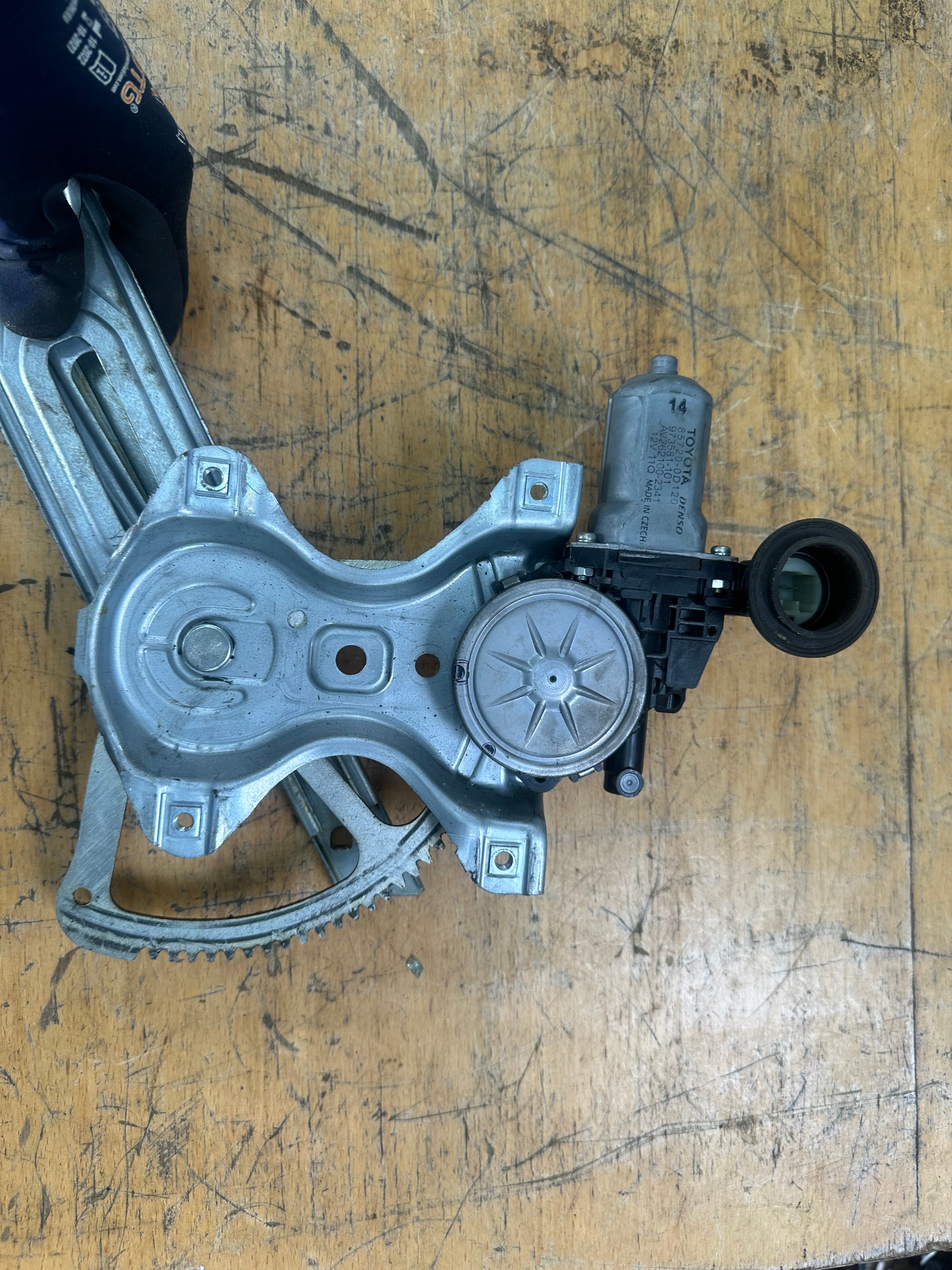 Toyota Yaris 2012 Rear Left N/S/F Window Regulator (85720-0D120)