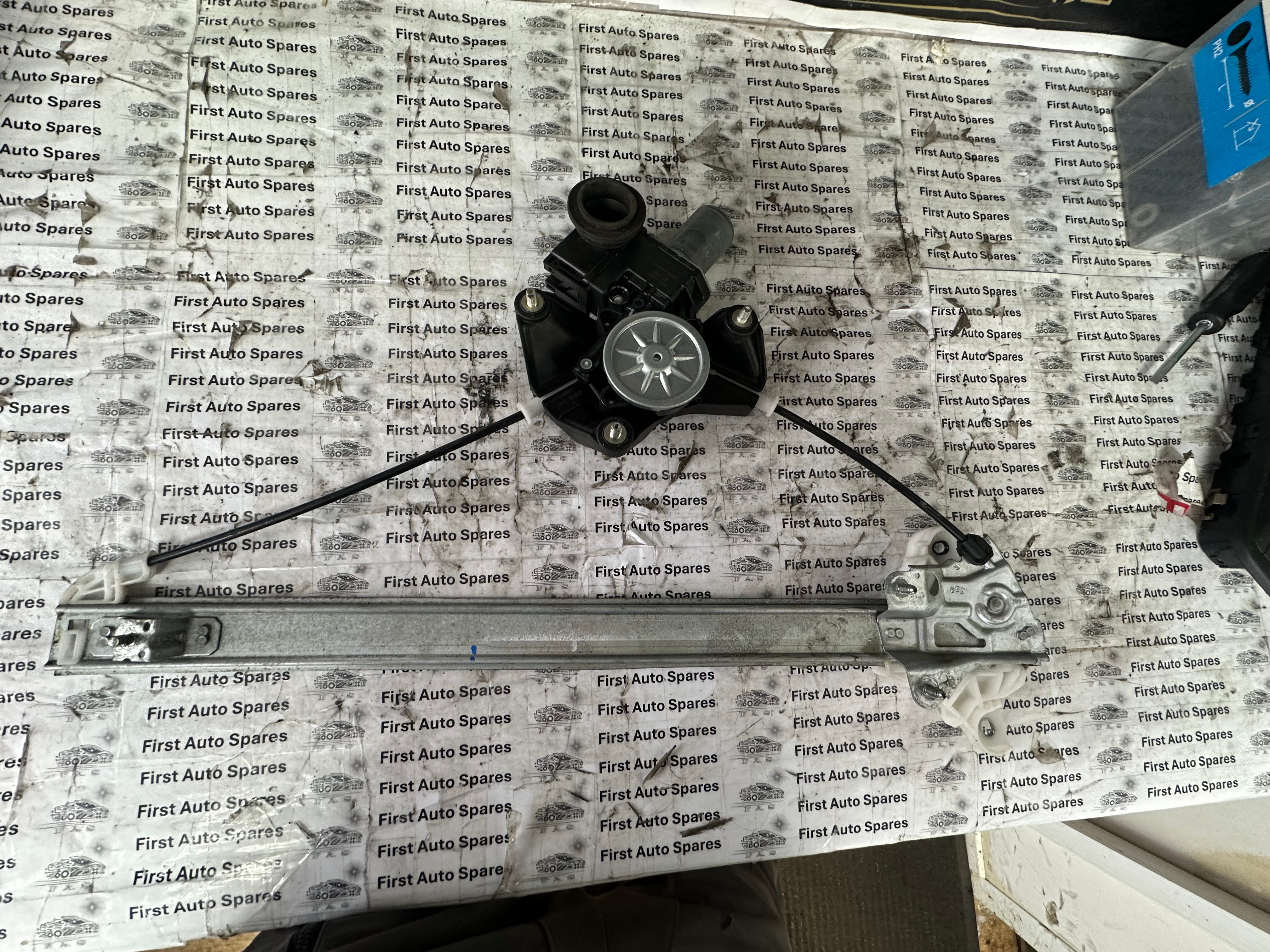 Toyota Yaris XP210 2020–2023 Front Right Window Motor (062020-6061)