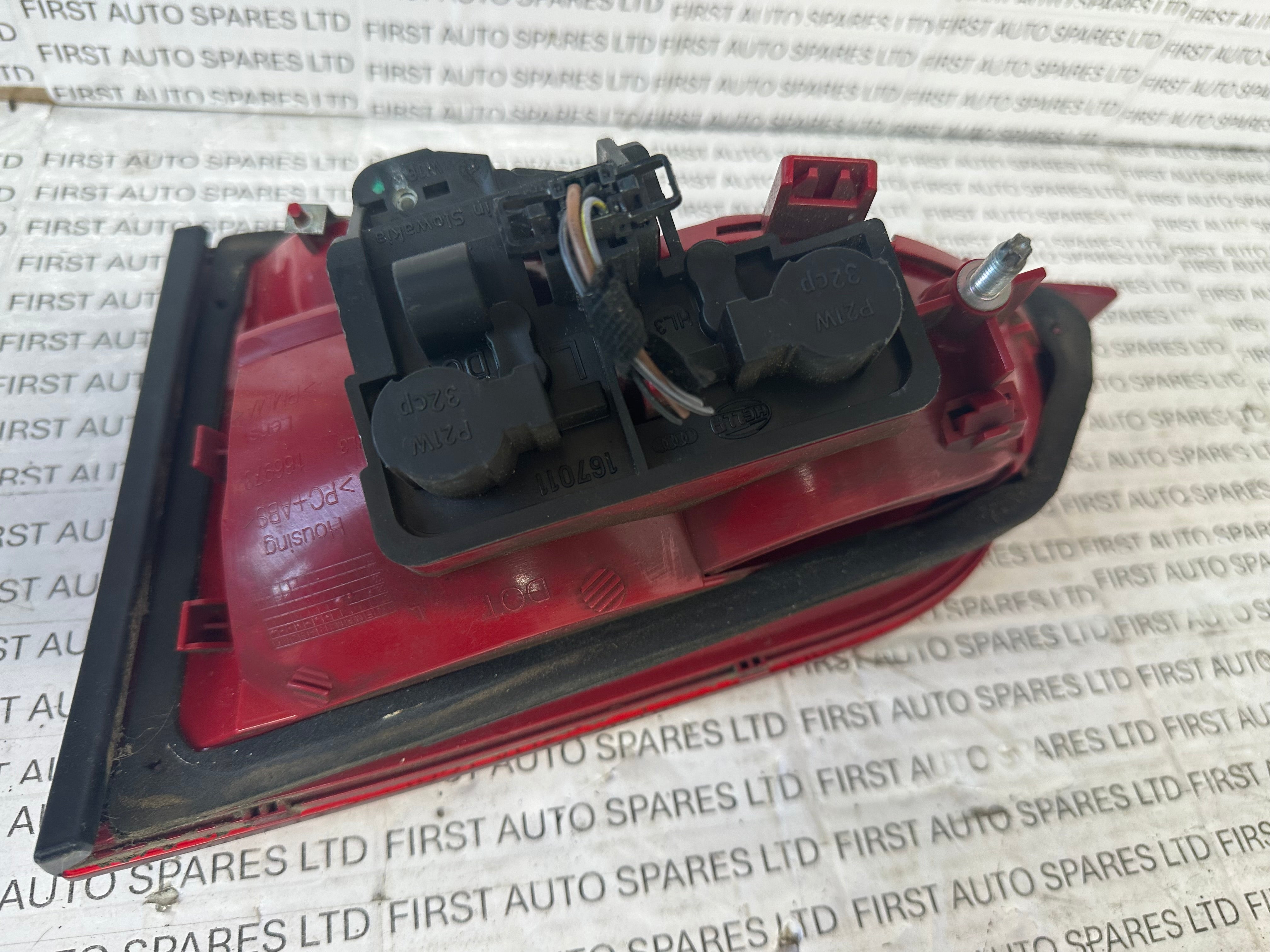 Audi A4 B8 Inner Left Rear Tail Light (8K5945093D)