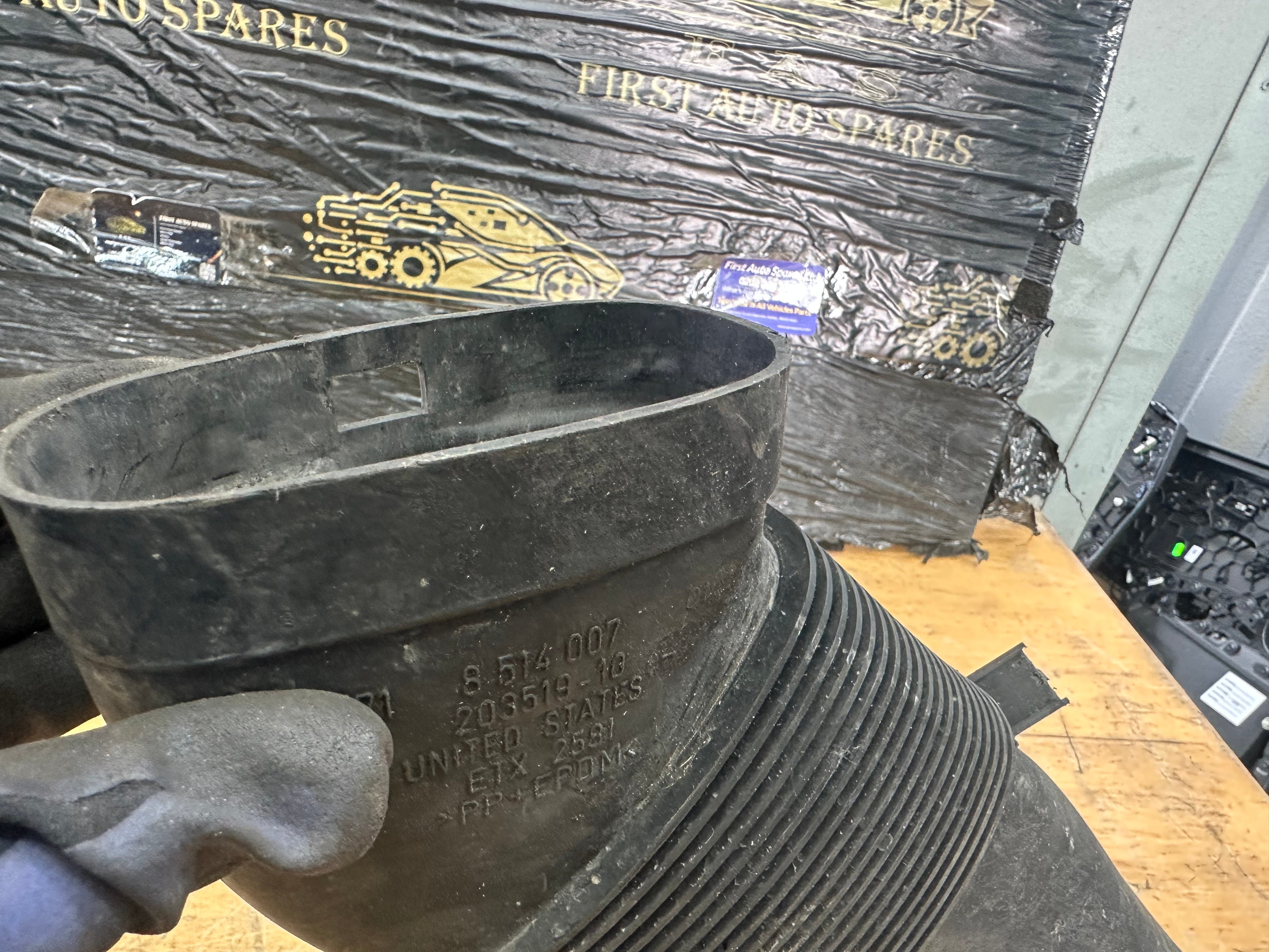 BMW X5 F15 / X6 F16 Engine Cooling Air Duct Inlet Pipe Airflow (8514007) (203519-10)