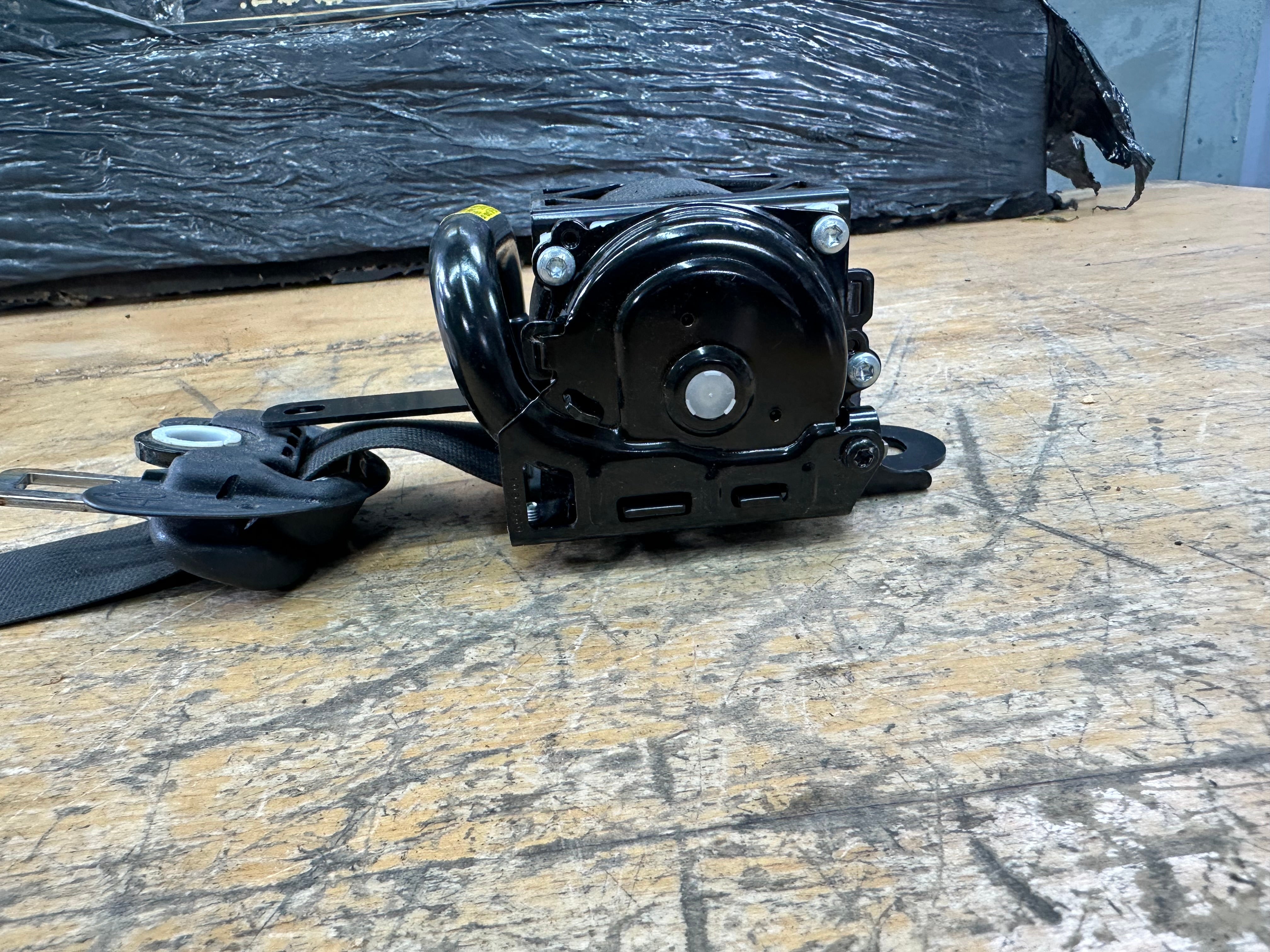 Toyota C-HR 2017-2023 Front Right Driver Side Seat Belt (73210-F4010) (1097376-AA)