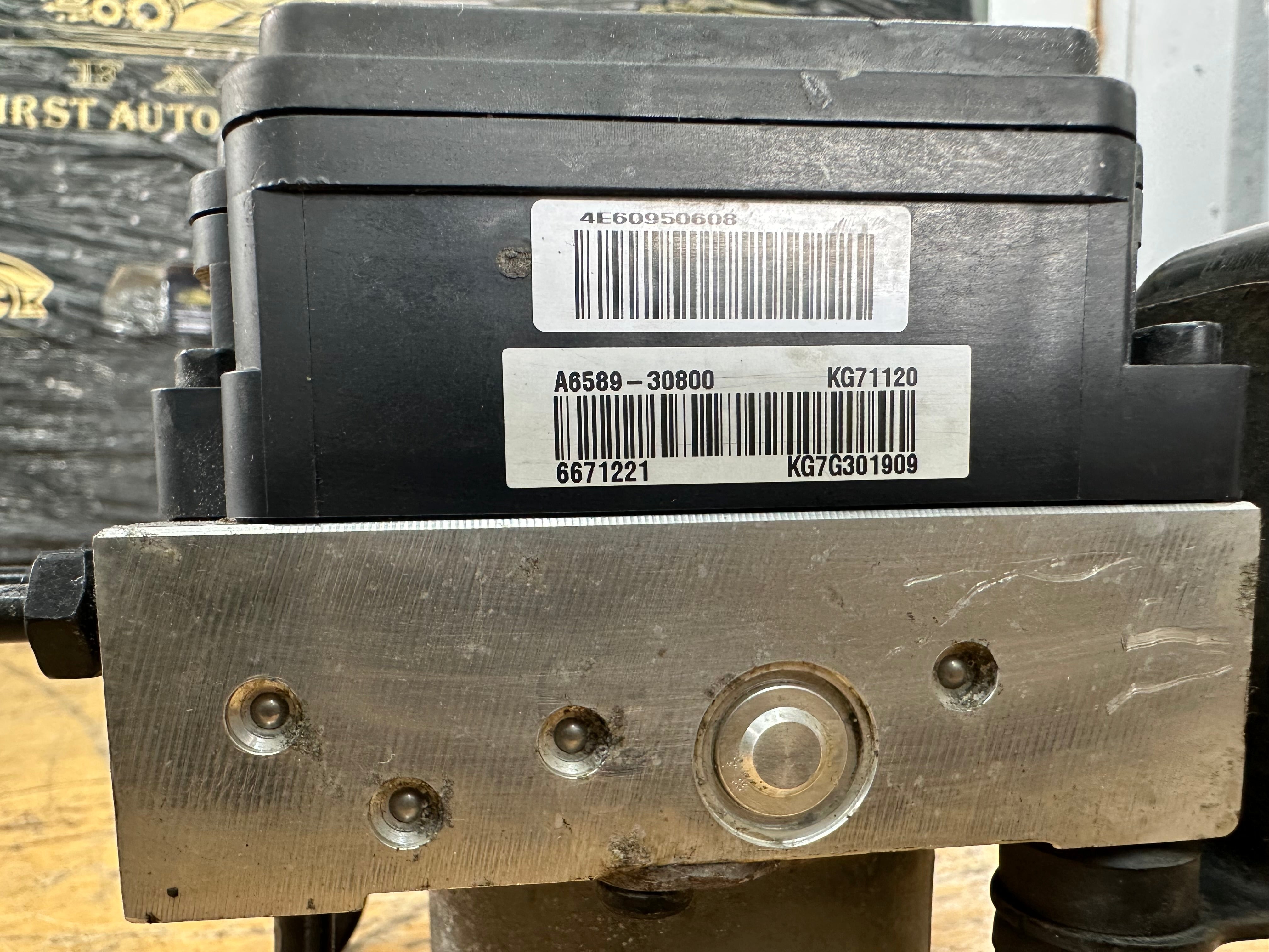Hyundai i30 2016 ABS Pump Controller Modulator (58900-A6730)