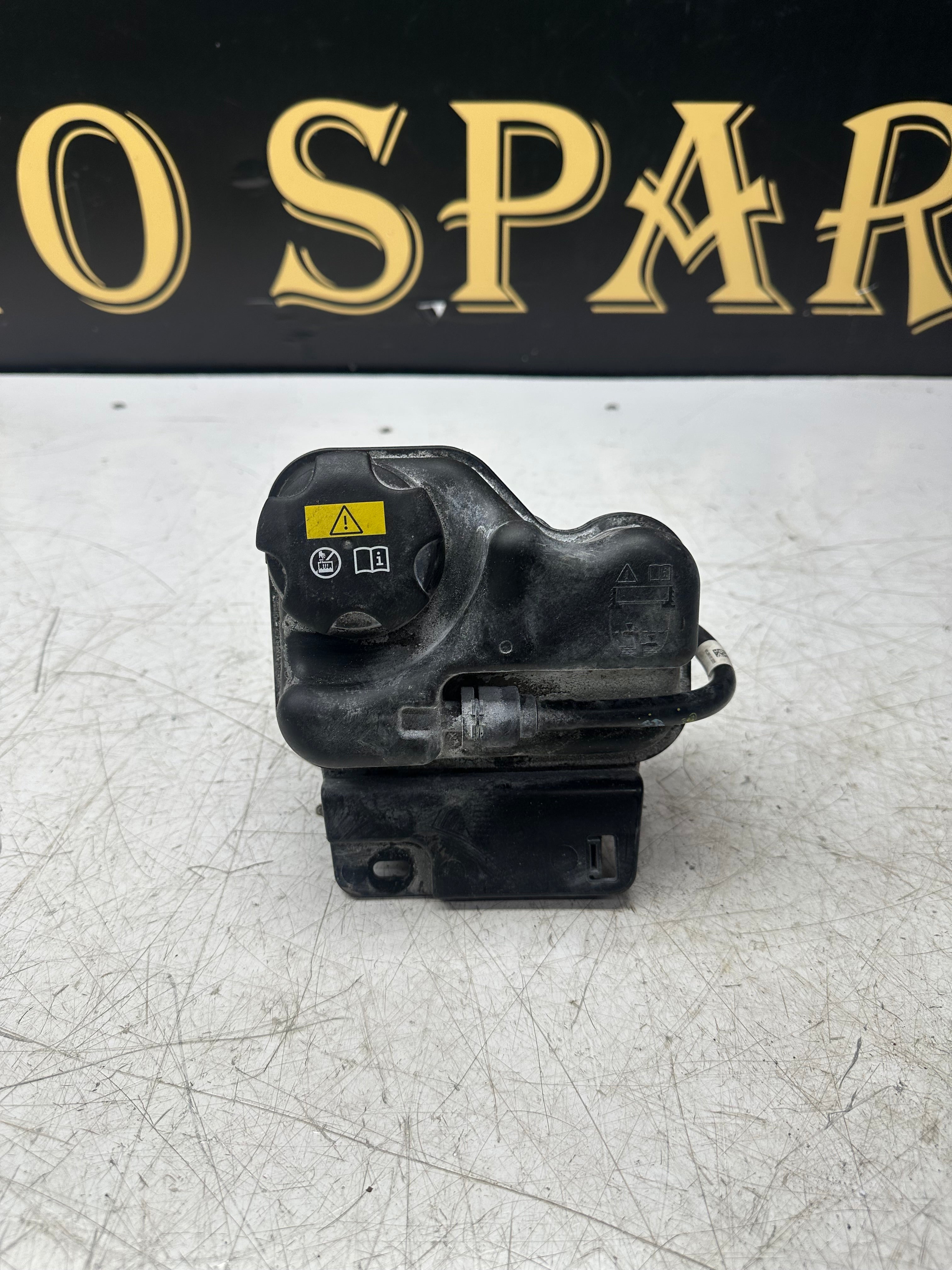 BMW 3 Series F30 Coolant Expansion Tank / Reservoir (2011–2019)(8617047)