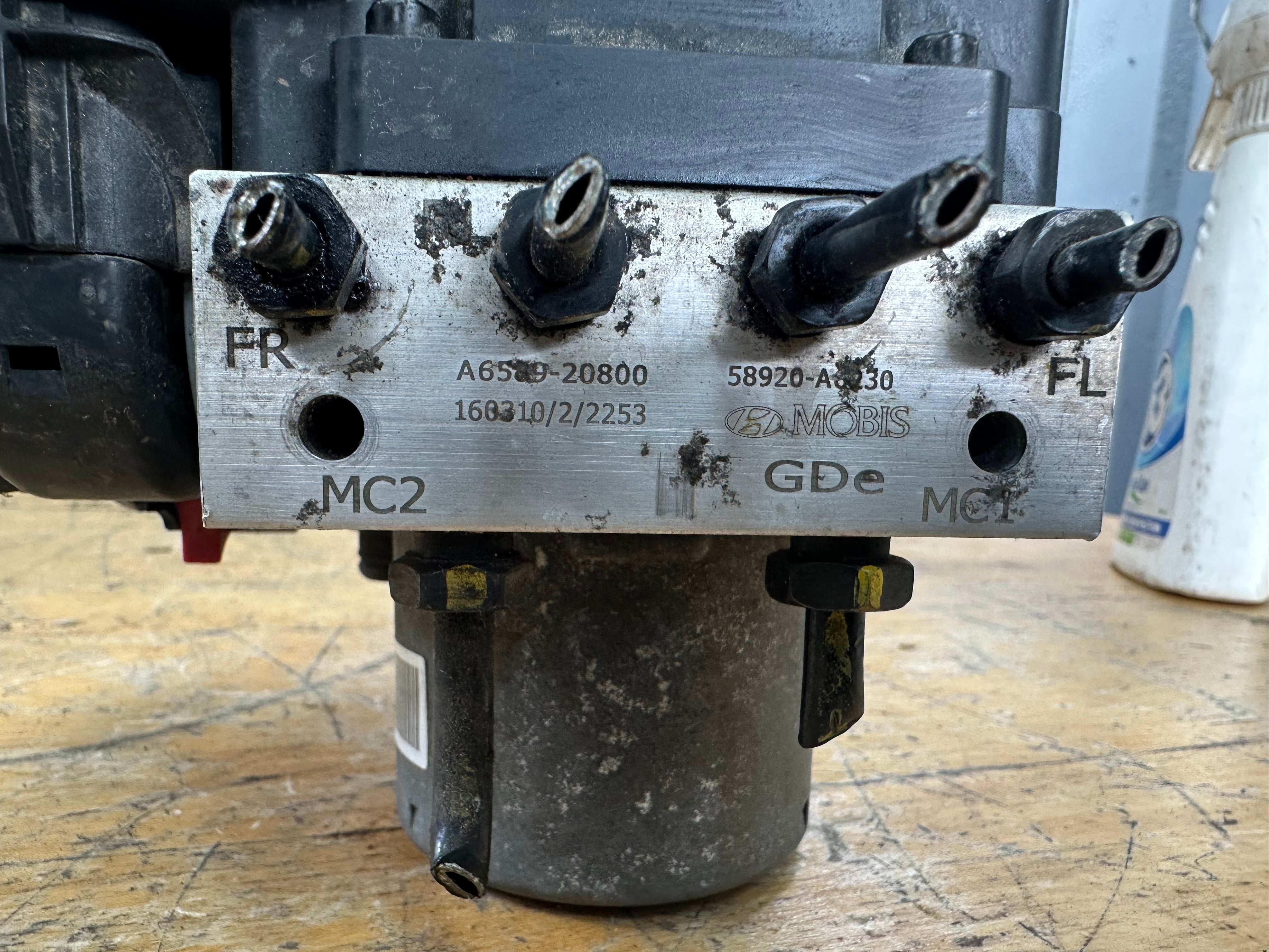 Hyundai i30 2016 ABS Pump Controller Modulator (58900-A6730)