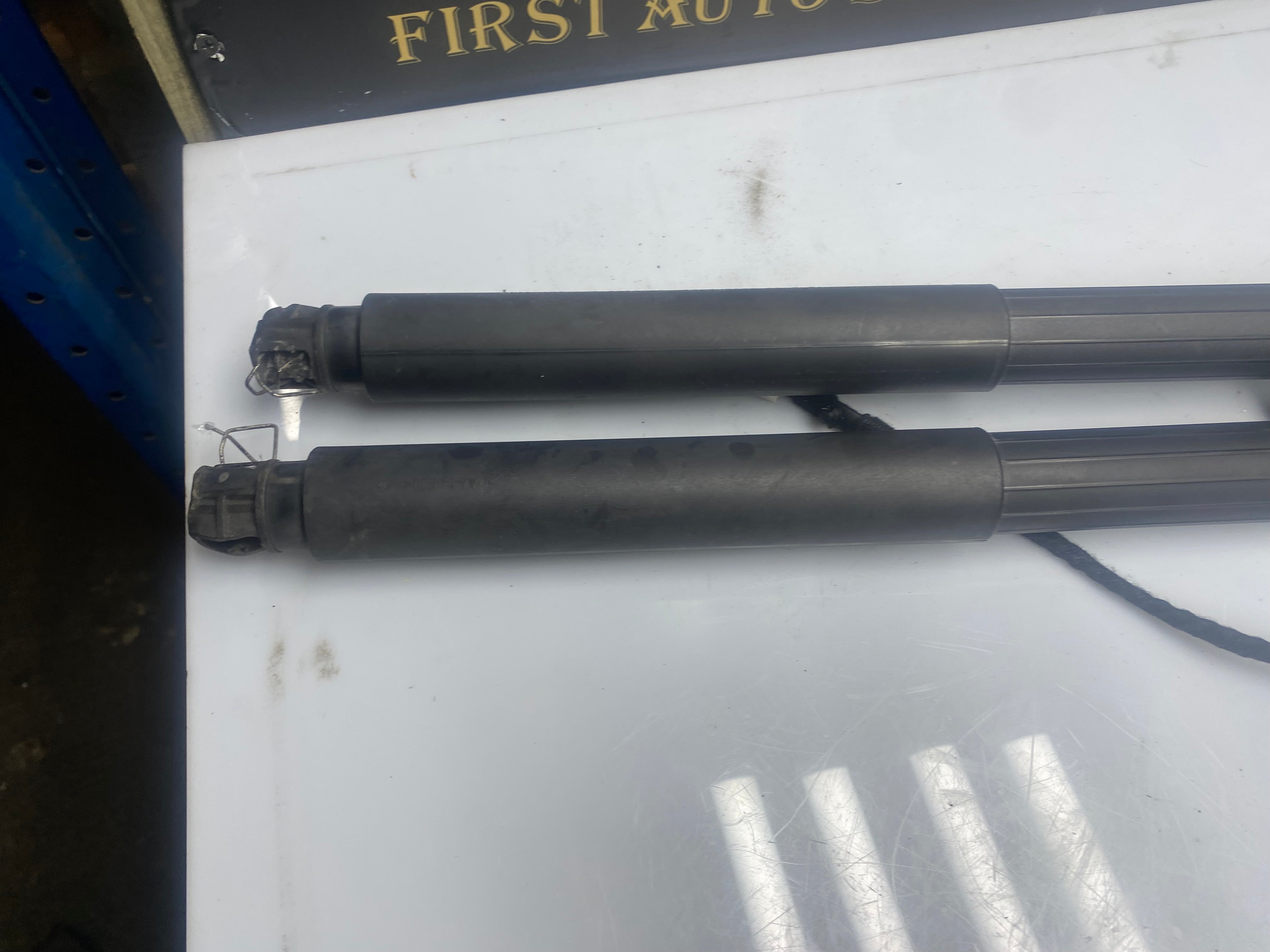 BMW 3 Series F31 Touring Tailgate Gas Strut Set – 2012–2019 (7263156-08 / 7263155-08)