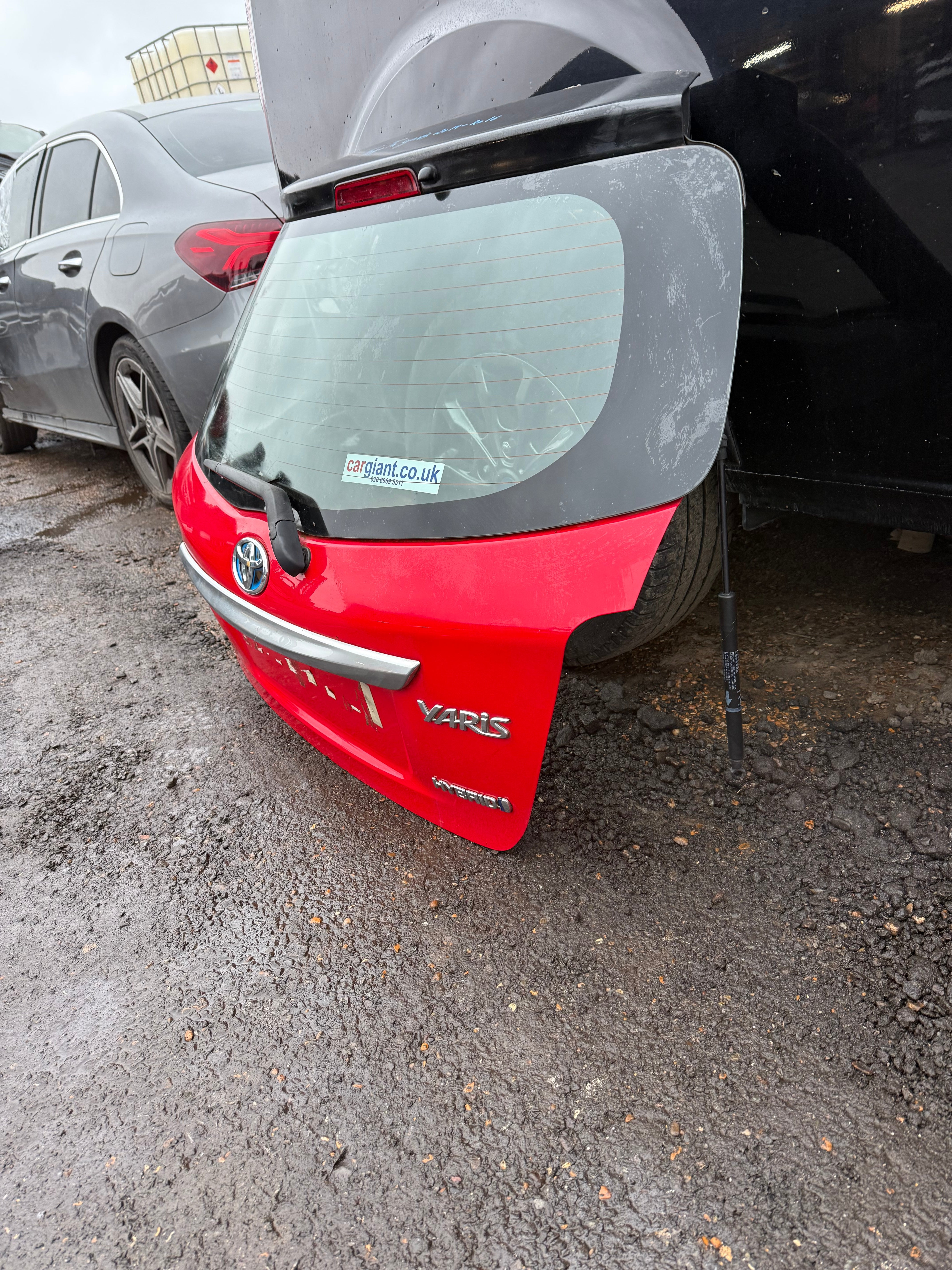 Toyota Yaris 2014-2016 Tailgate