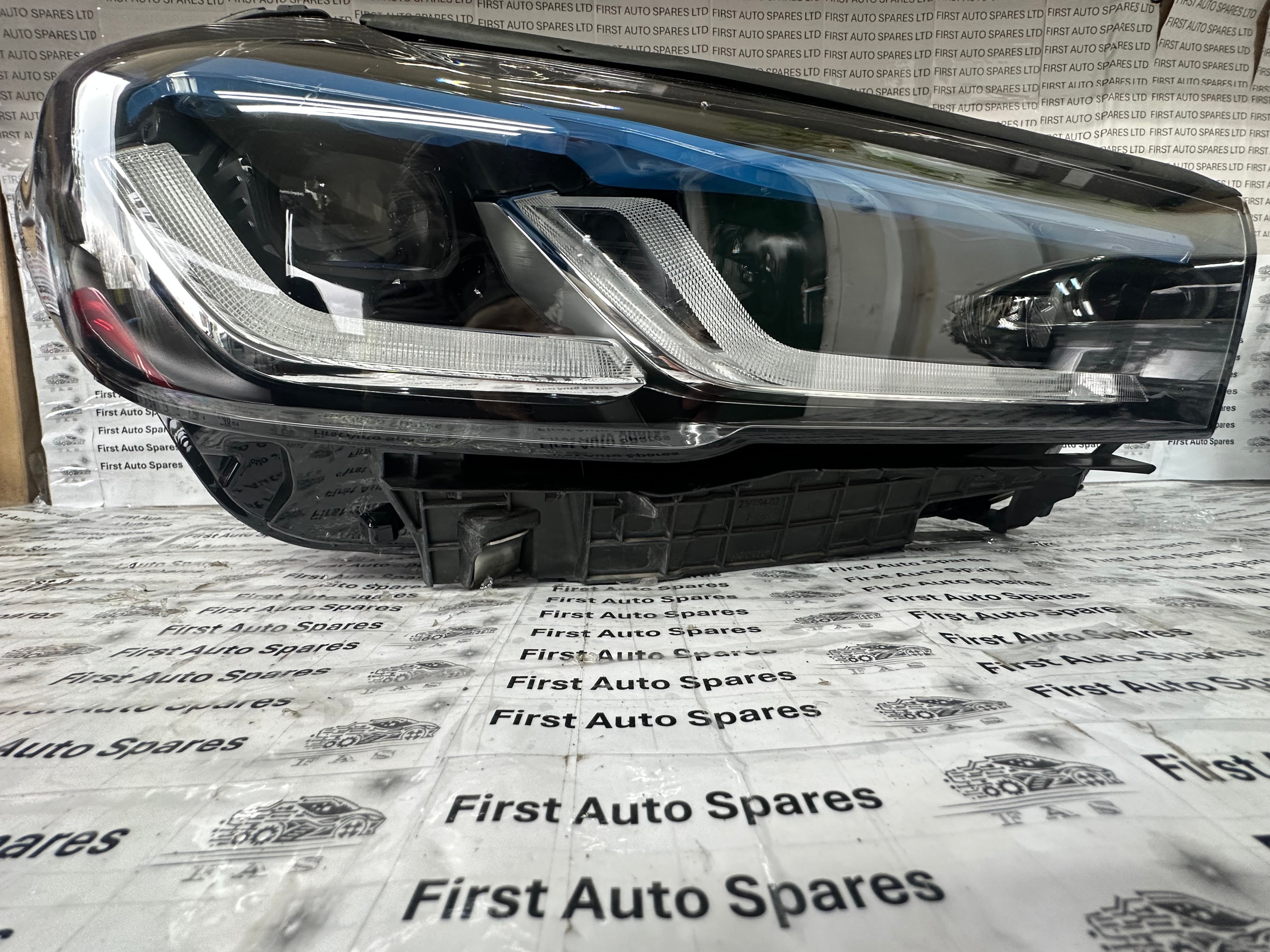 BMW 5 Series G30 G38 F90 Laser Right Headlight (9479274-10)