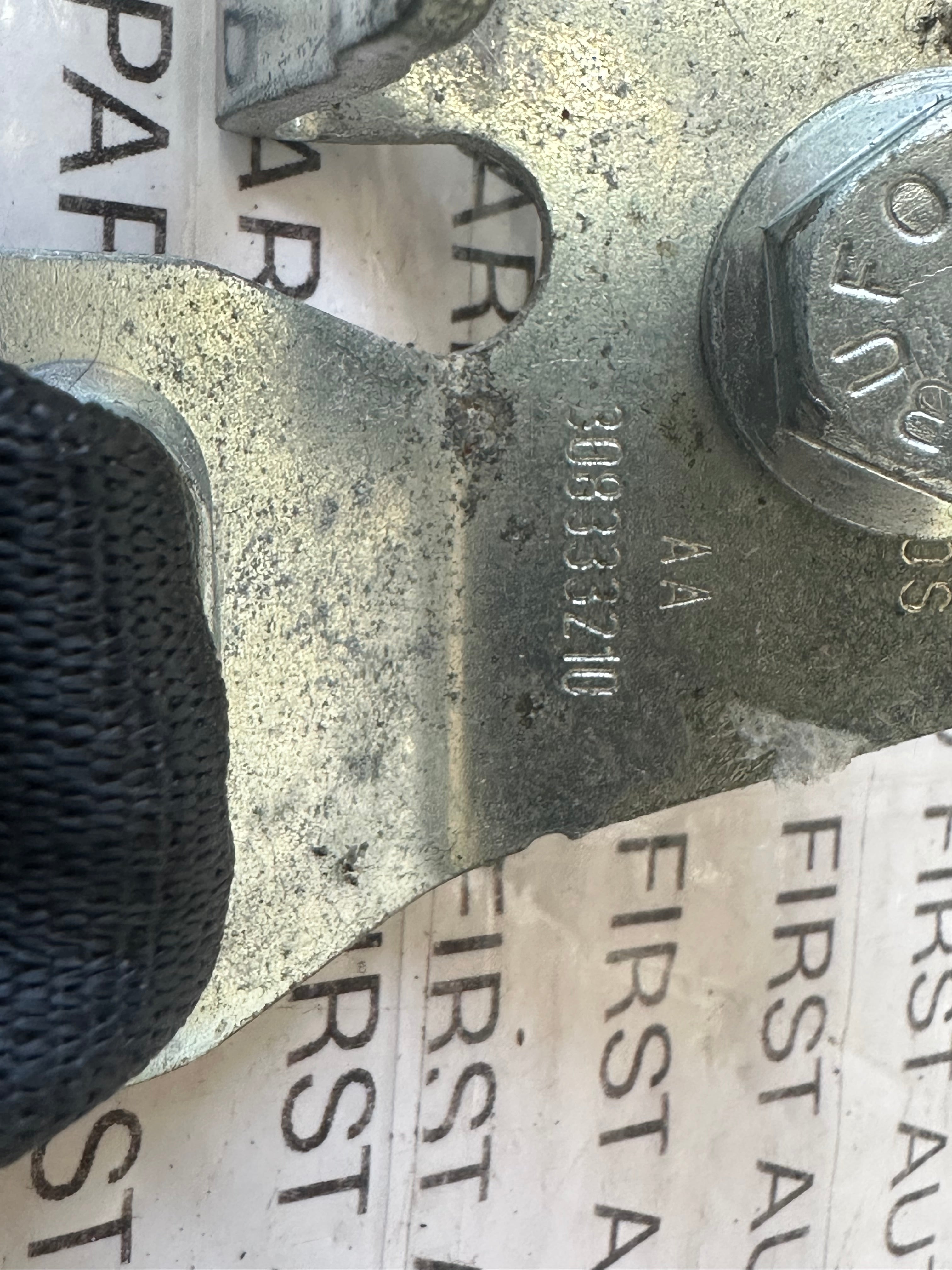 Nissan Qashqai 2018 Rear Left Side Seat Belt Buckle (308333210)