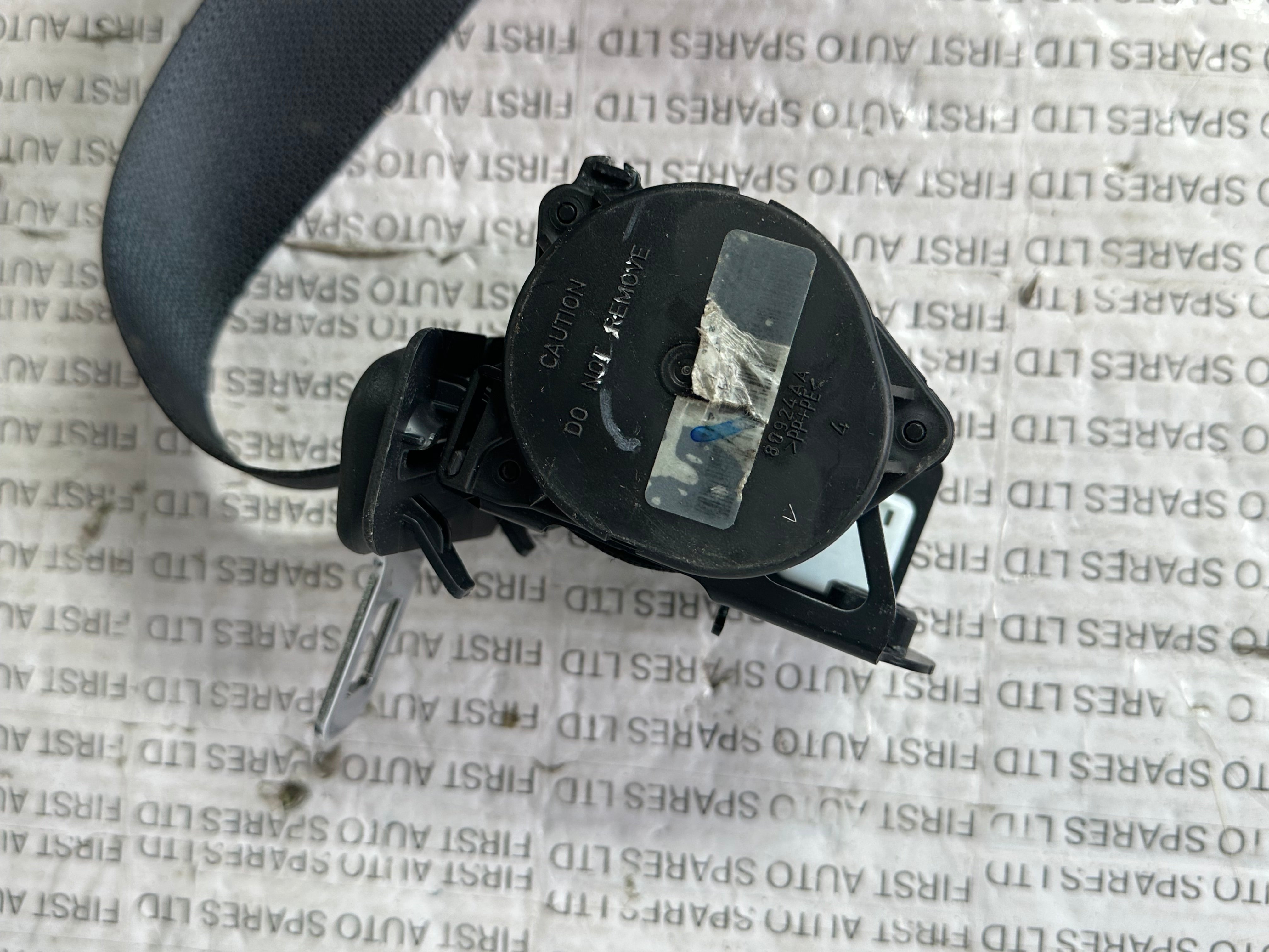 Nissan Qashqai Rear Seatbelt Buckle #2 (80920AA)