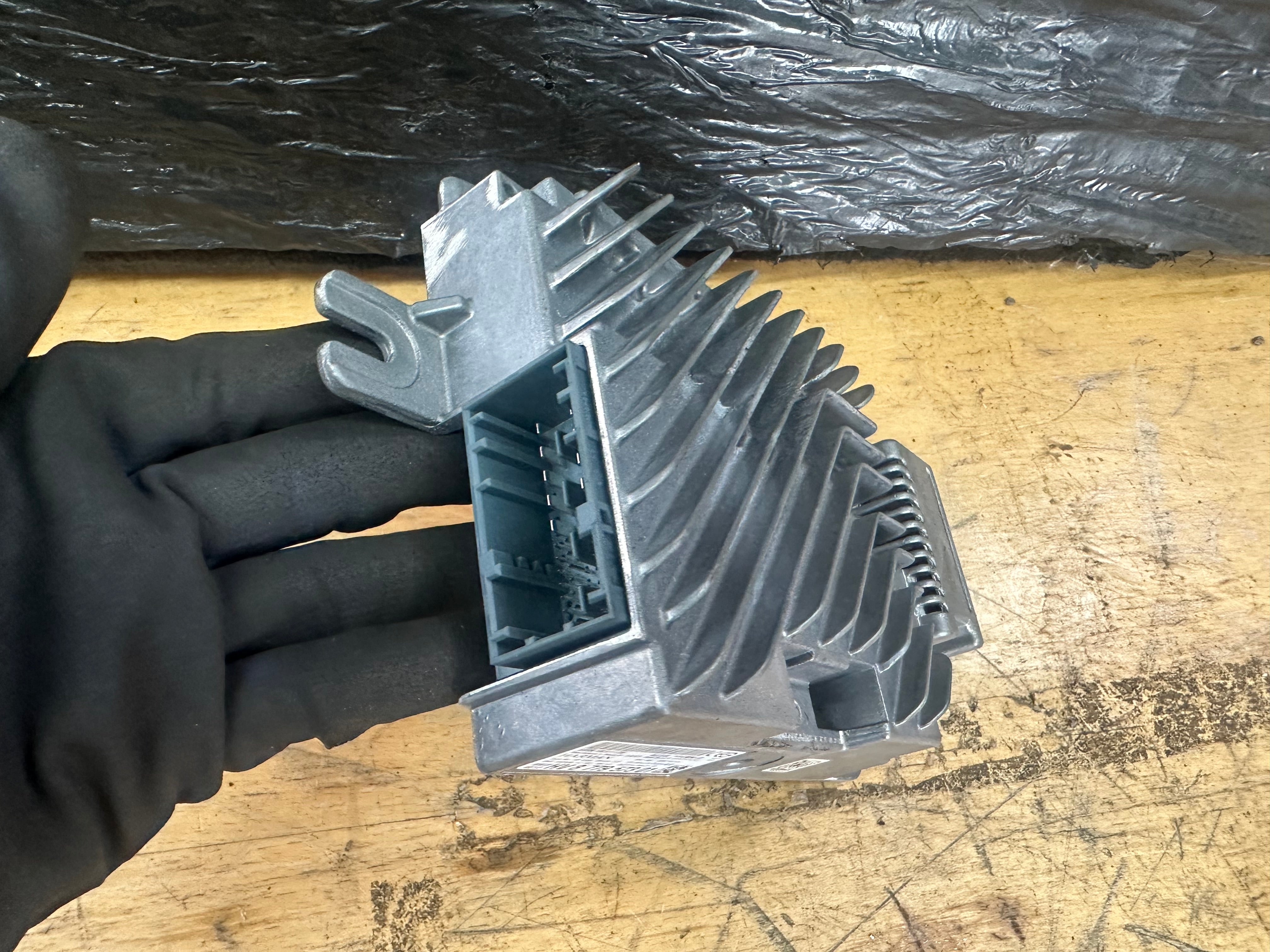 BMW X5 Series F95 G05 2019 Harman Tuner Audio Sound Amplifier (HV 8779573 01)