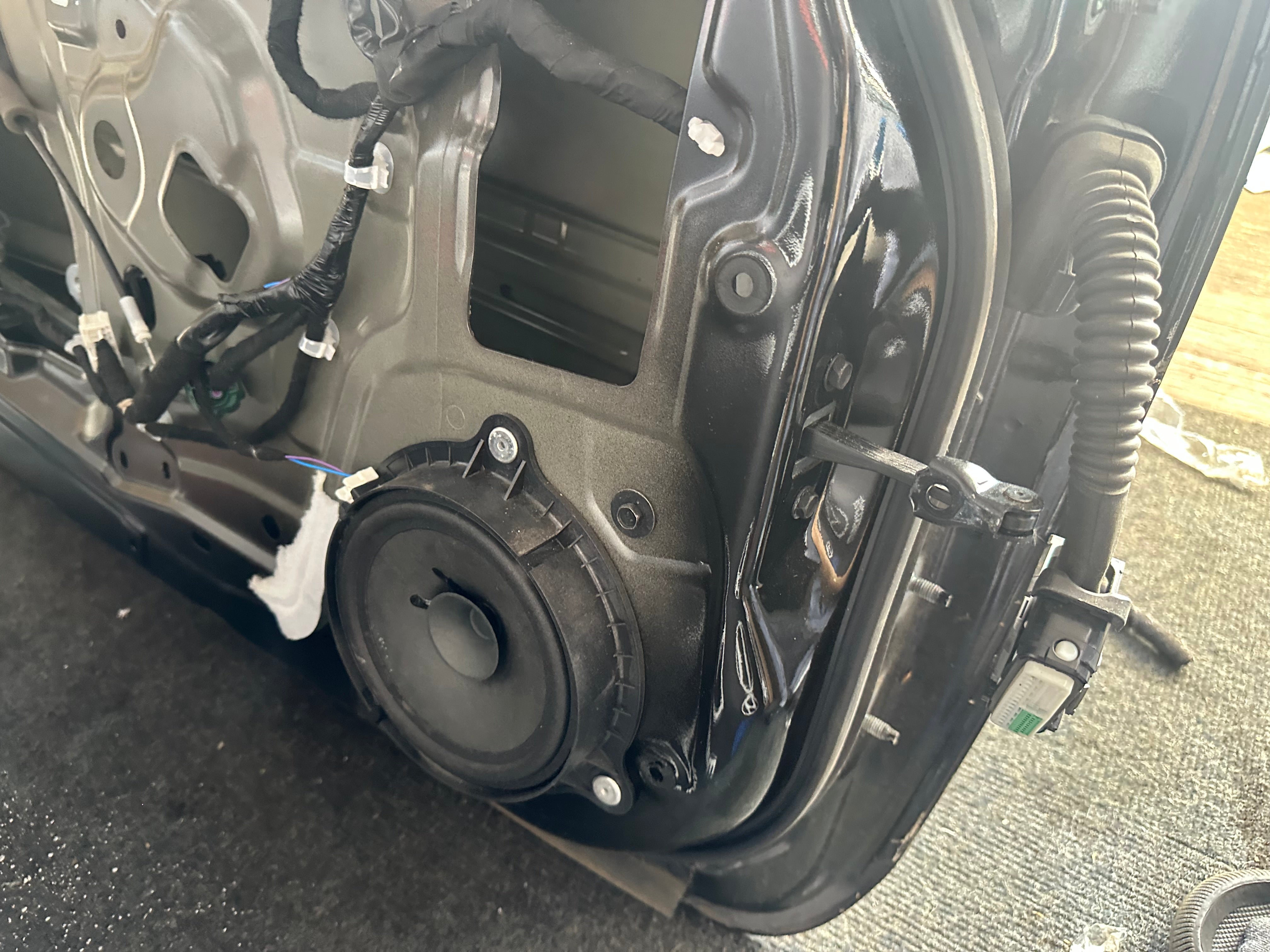 Nissan Leaf 2022 N/S/F Left Front Door
