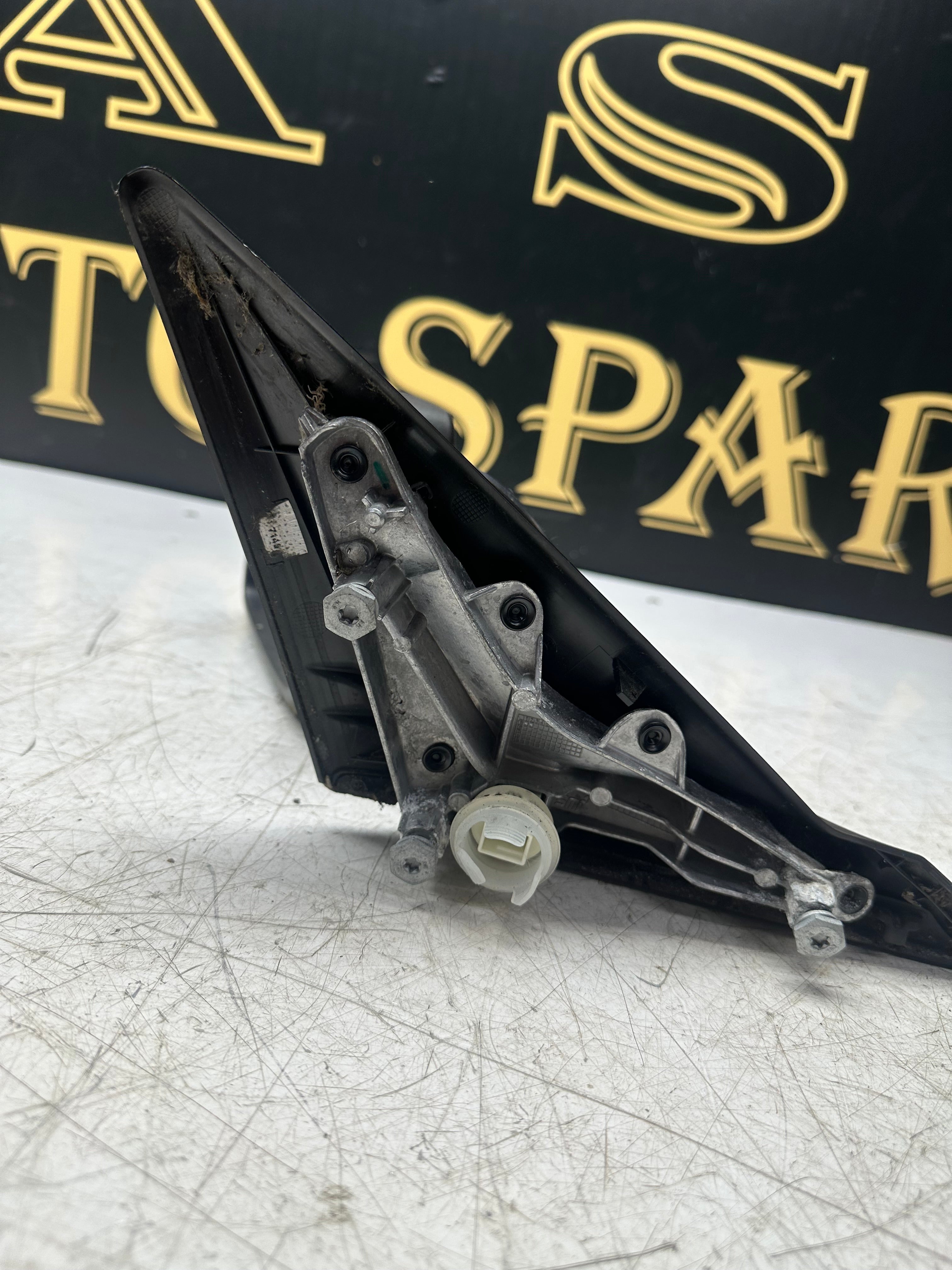 BMW 3 Series F30 Rear Right Bumper Guide (2011–2019)(51127384466)