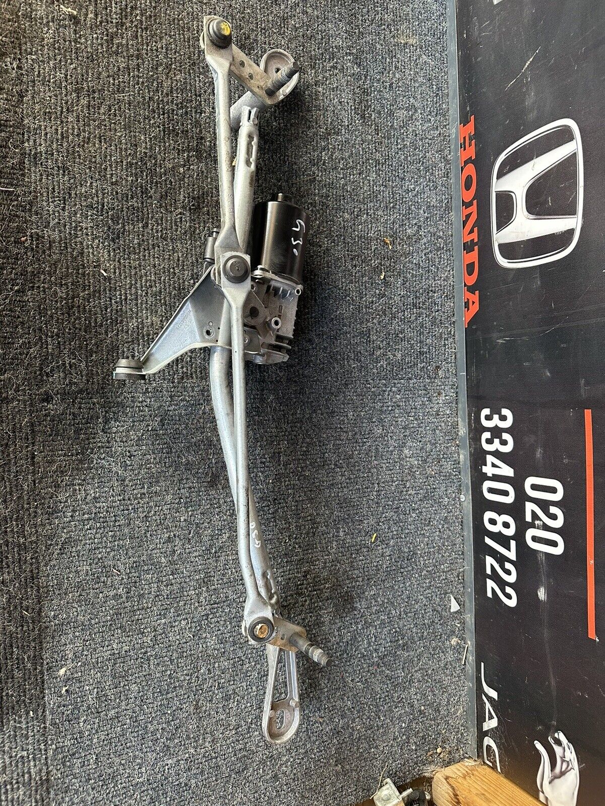 wiper motor wiper linkage BMW G30 G31 F90 M5