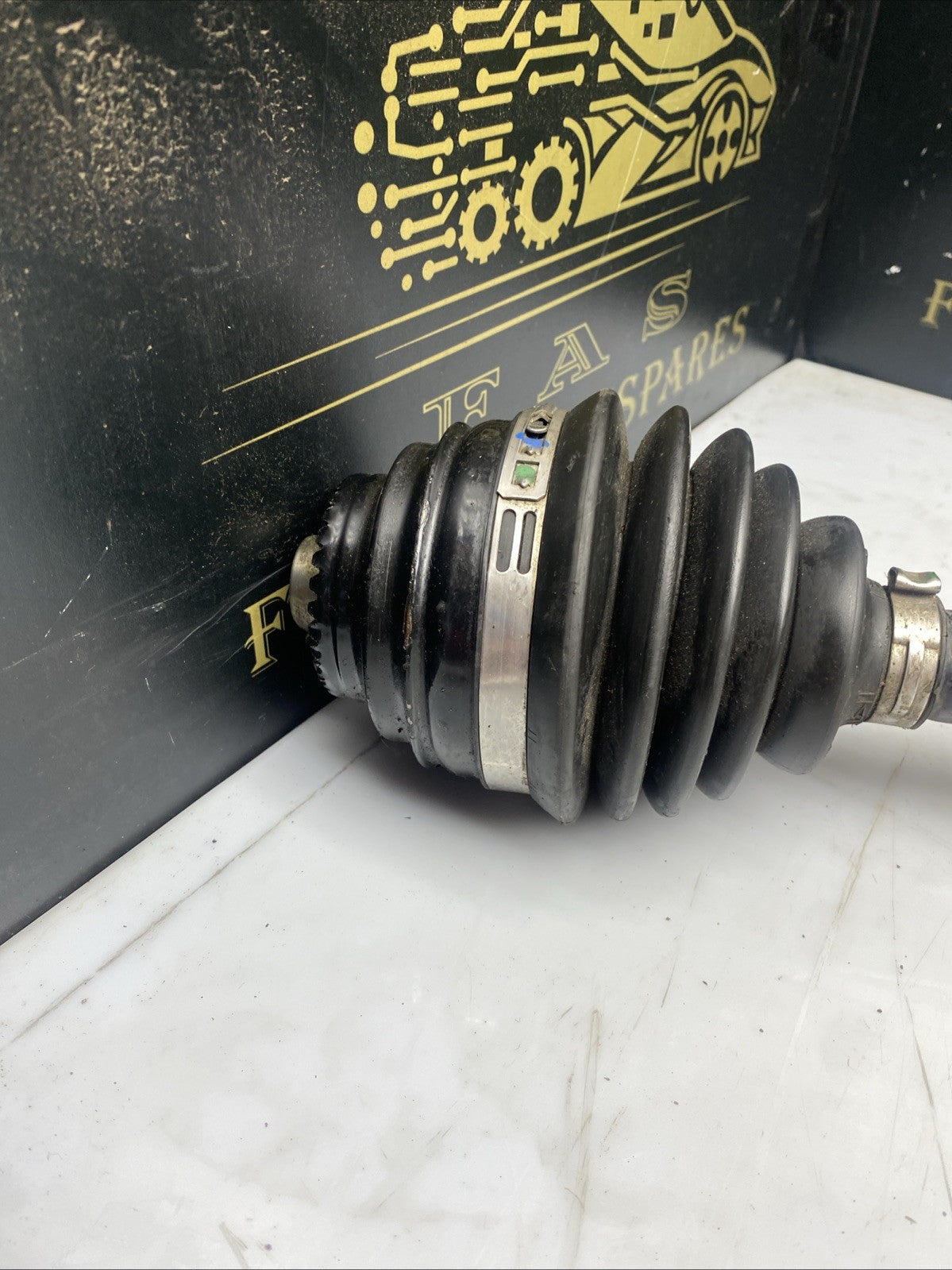 BMW X1 E84 2.0D N47 AUTO FRONT DRIVESHAFT DRIVER RIGHT 7591682