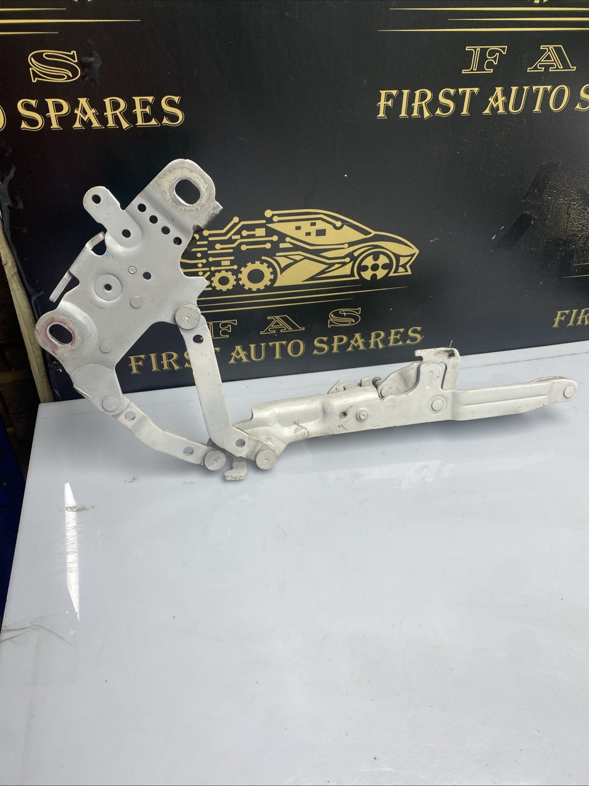 BMW 1 SERIES BONNET HINGE FRONT LEFT PASSENGER SIDE F20 2011-2015