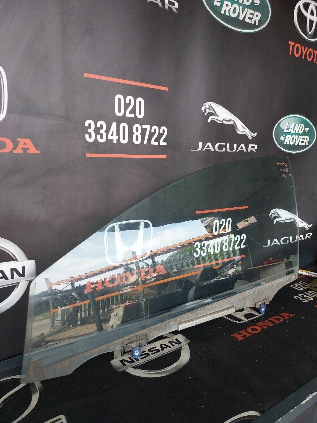 TOYOTA AURIS N/S FRONT DOOR WINDOW GLASS LH 14-19