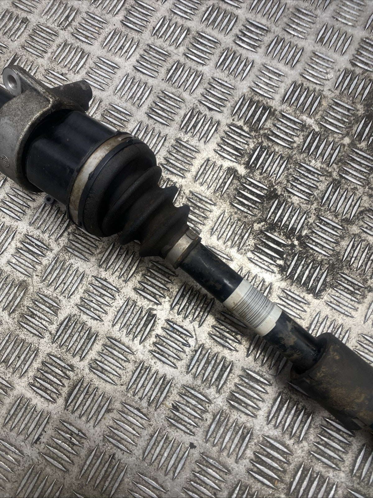 BMW 2 SERIES F45 F46 DRIVESHAFT RIGHT 1.5 PETROL MANUAL 8643364  2015-2023