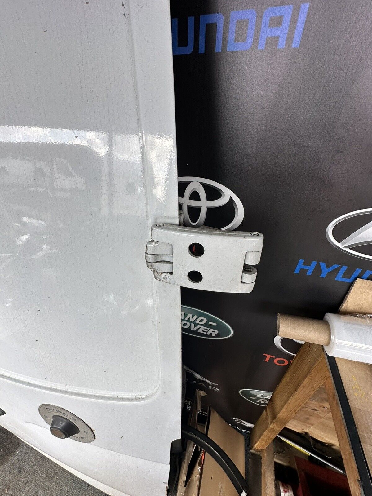 MERCEDES SPRINTER W906 NSR PASSENGER SIDE REAR DOOR COMPLETE WHITE