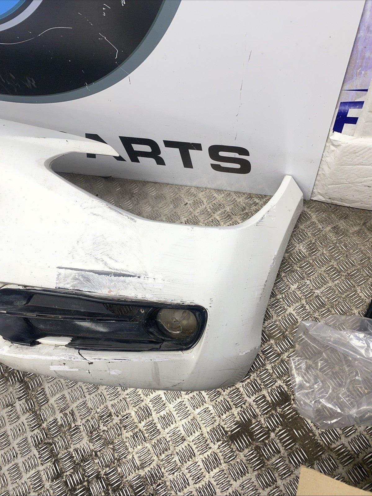 BMW 1 SERIES F20 2012 13 14 Complete Front Bumper Assembly  Alpine White 300