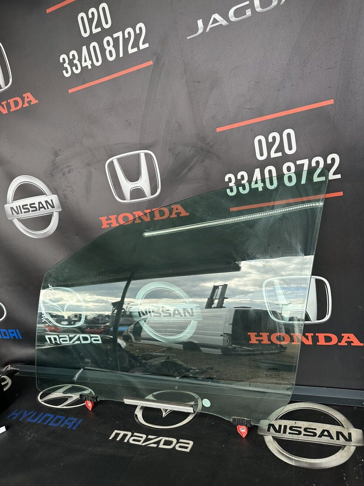 TOYOTA YARIS DOOR GLASS FRONT PASSENGER SIDE NEARSIDE LH WINDOW 2015