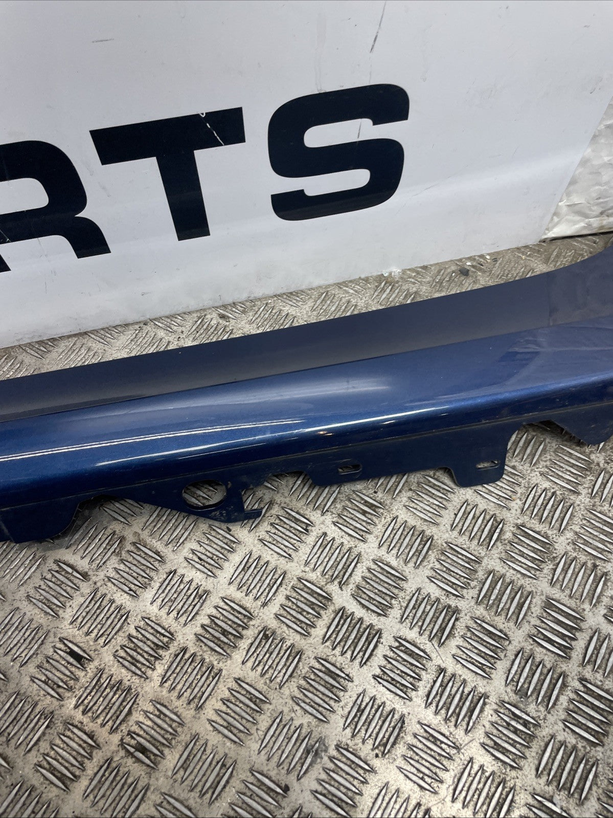 Bmw 5 series side skirt passenger left 2016-2023 m sport 8070341