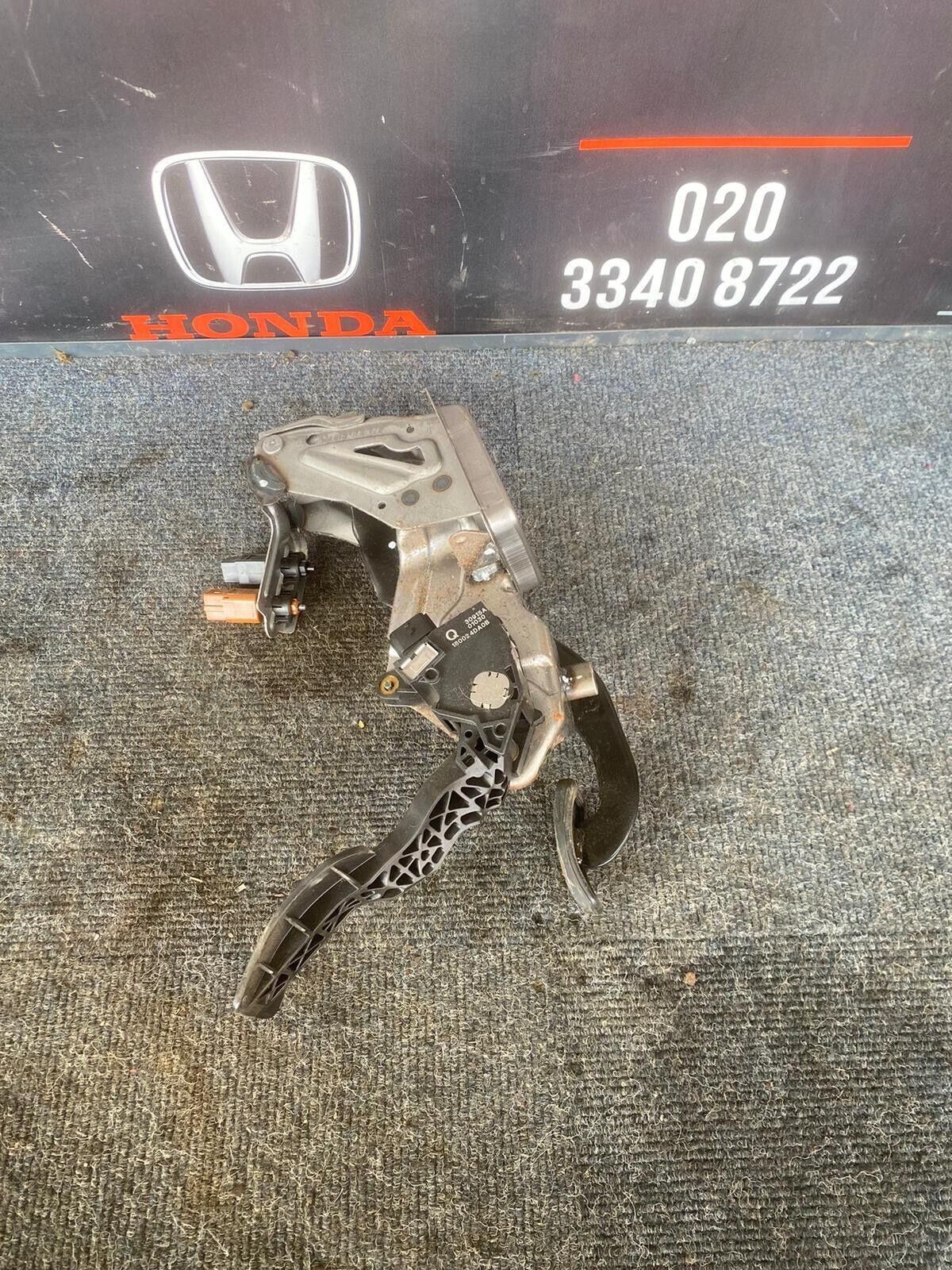 NISSAN JUKE 2018 ACCELERATOR & BRAKE PEDAL COMBINATION