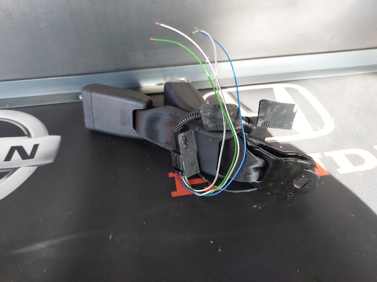 TOYOTA YARIS REAR DUAL SEAT BELT BUCKLE 2022