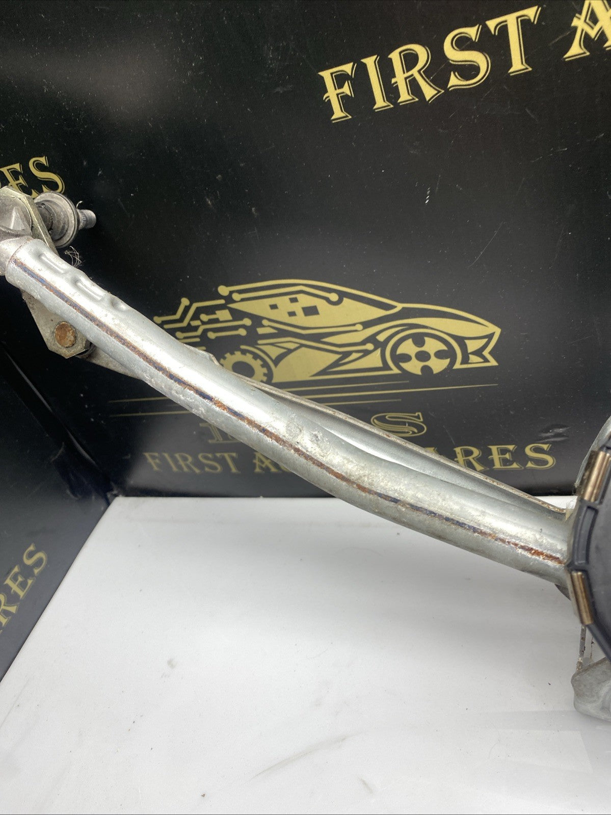 BMW 5 Series F10 F11 Front Windscreen Wiper Motor & Linkage  7308772