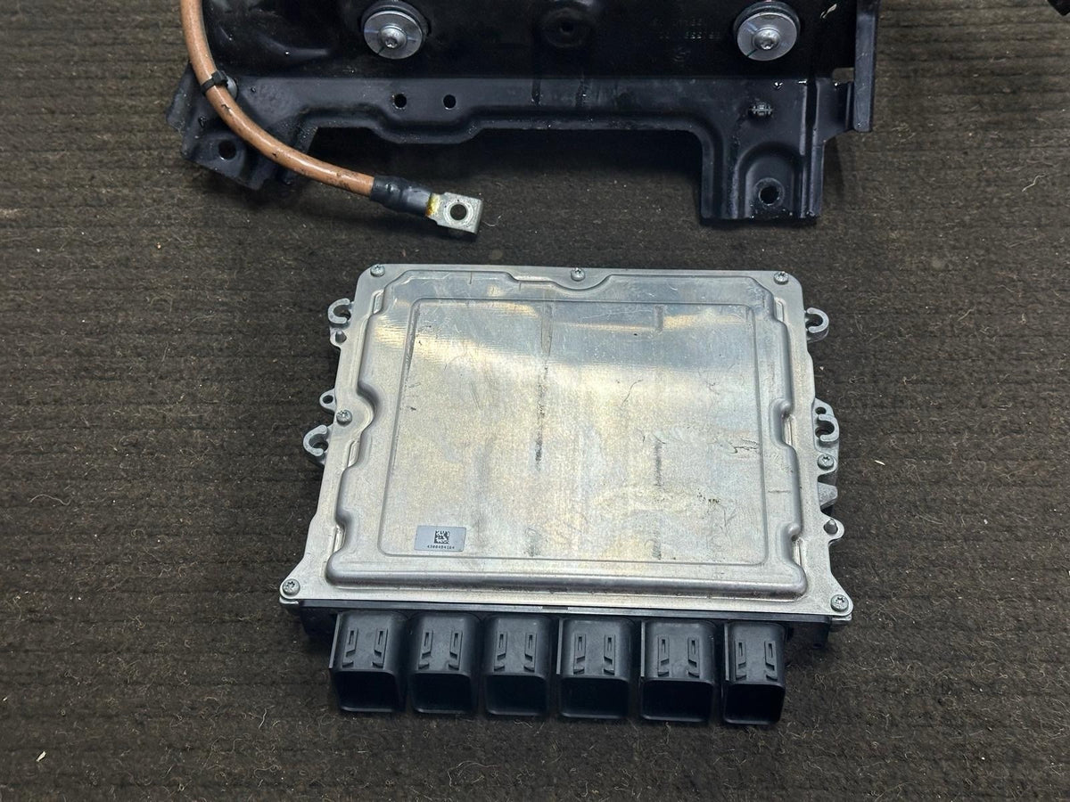 BMW 3 Series F30 330e Hybrid Voltage Converter Inverter & ECU 8679666 (2018)