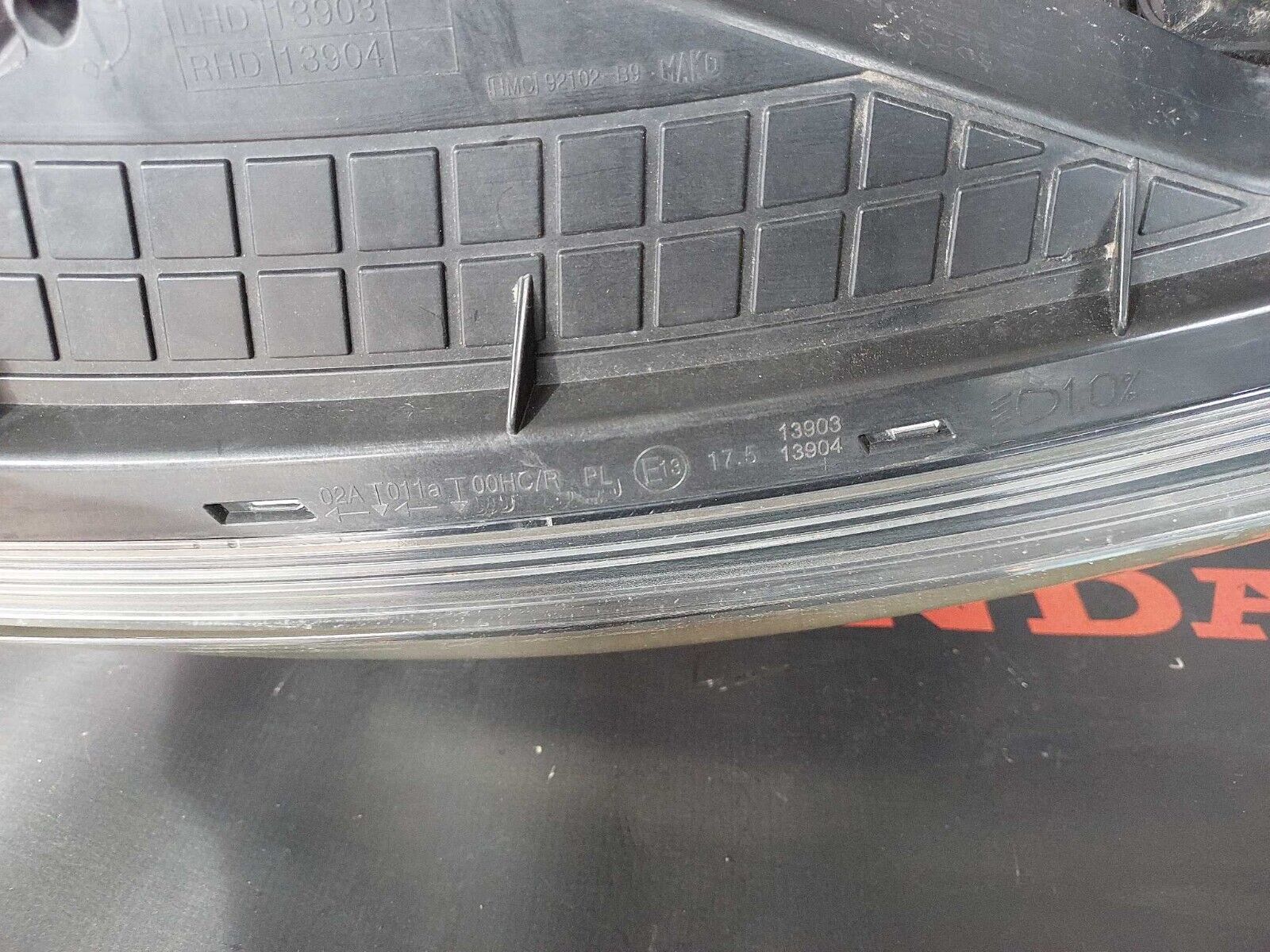 HYUNDAI i10 O/S FRONT HEADLIGHT 2016