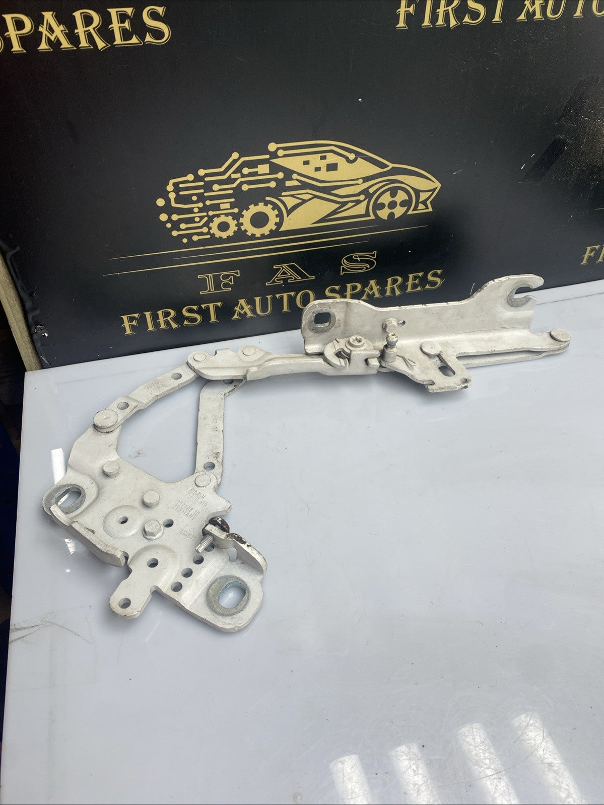 BMW 1 SERIES BONNET HINGE FRONT LEFT PASSENGER SIDE F20 2011-2015