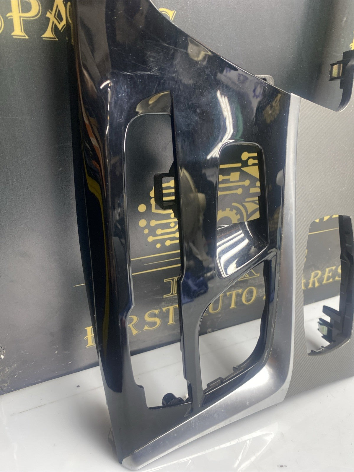 BMW F90 Center Console Trim 8069342 Petrol 2019 33196215