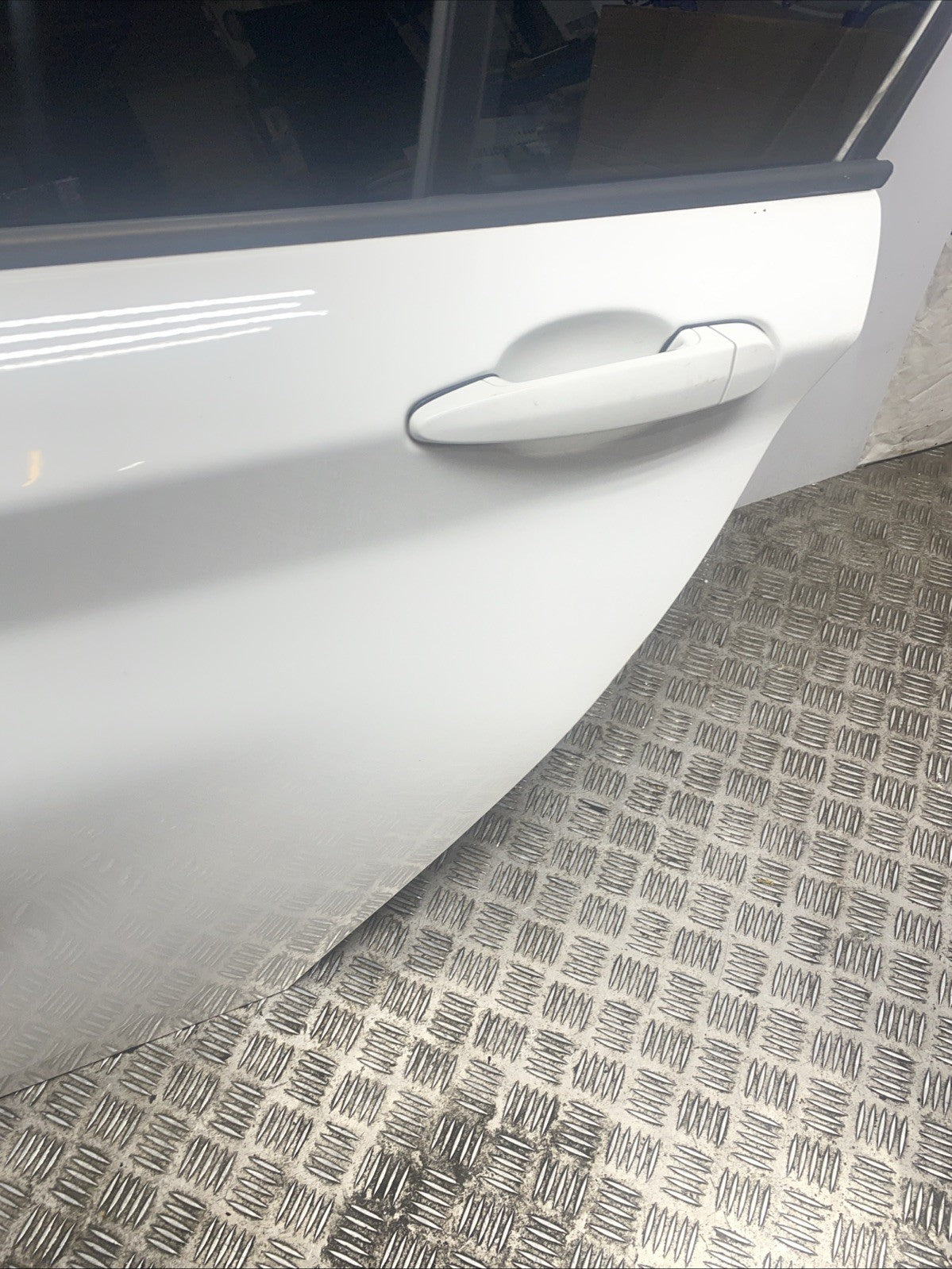 2014-2019 BMW 1 SERIES F20 PASSENGER SIDE REAR DOOR WHITE COLOR CODE 300