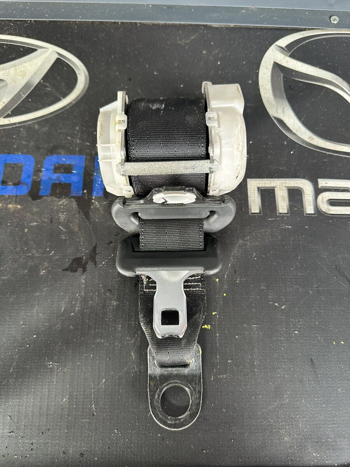 TOYOTA AYGO 2012 REAR SEAT BELTS NS OS ASSEMBLY 2006-2012