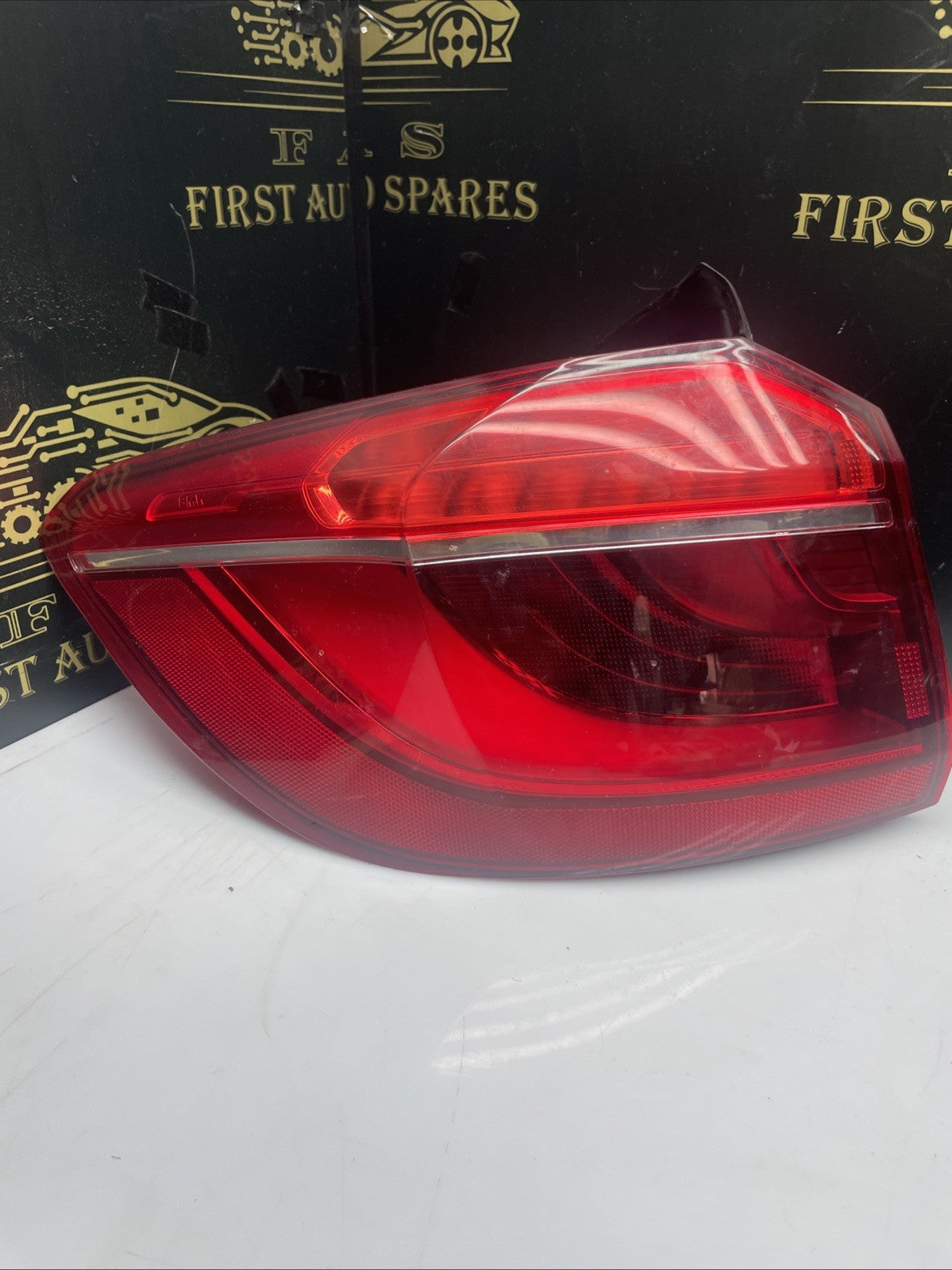 GENUINE BMW X6 F16 REAR LEFT PASSENGER SIDE OUTER LED TAIL LIGHT  7314859 2015-9