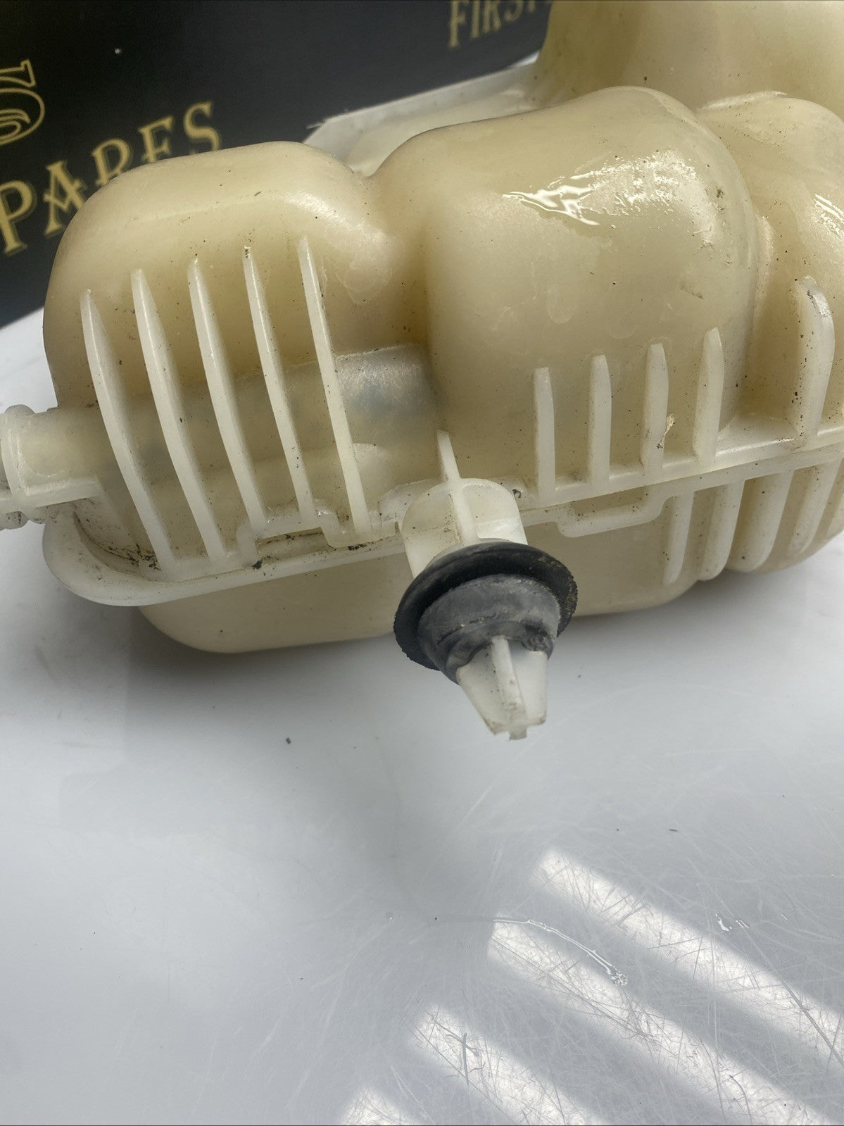 BMW 2 SERIES F45 F46 1.5 DIESEL B37 EXPANSION TANK OVERFLOW BOTTLE 8687503