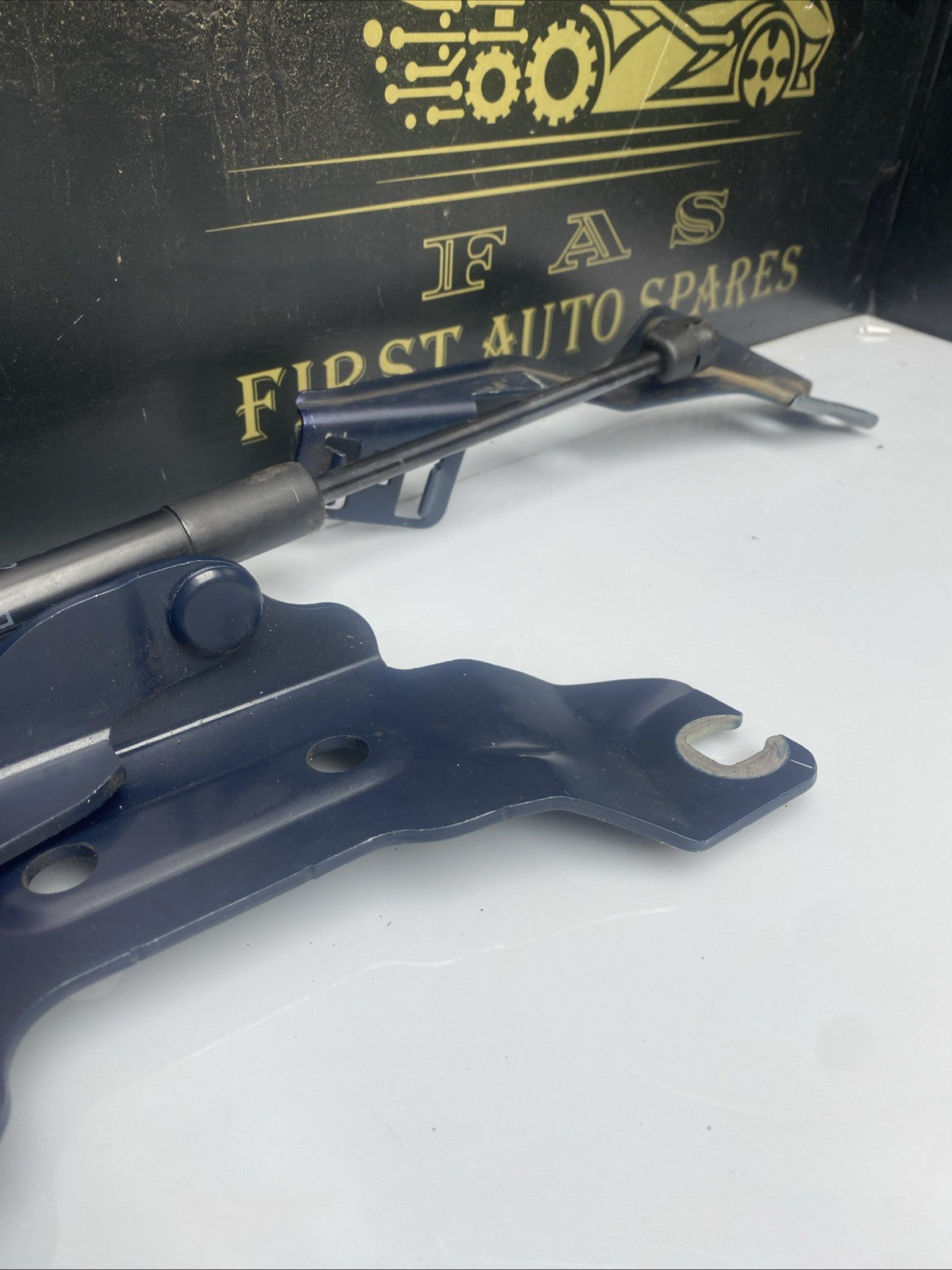 BMW 2 SERIES F45 F46 2015-2021 BONNET HINGE AND ACTUATOR LEFT N/S PASSENGER