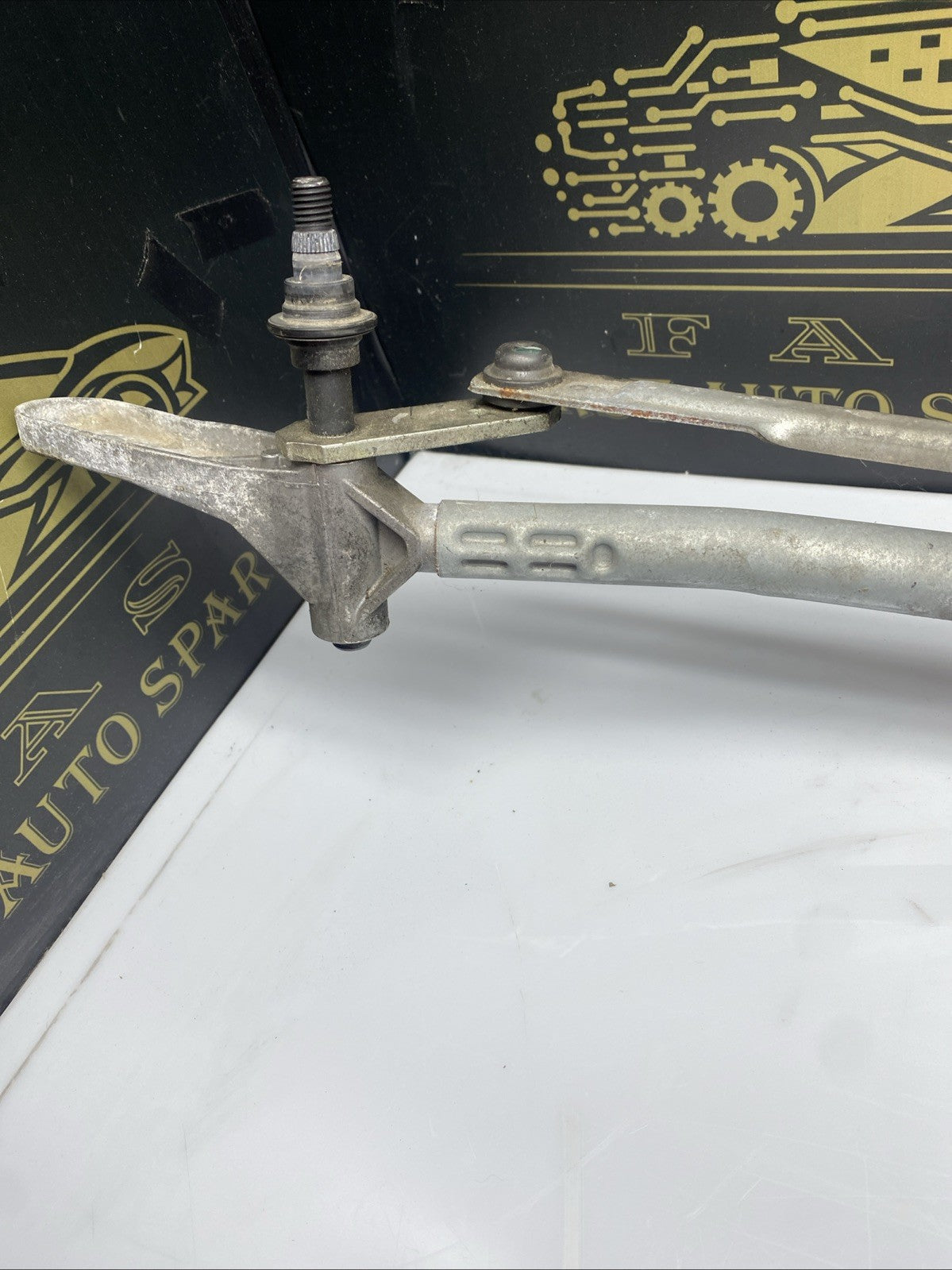 BMW 5 Series F10 F11 Front Windscreen Wiper Motor & Linkage  7308772