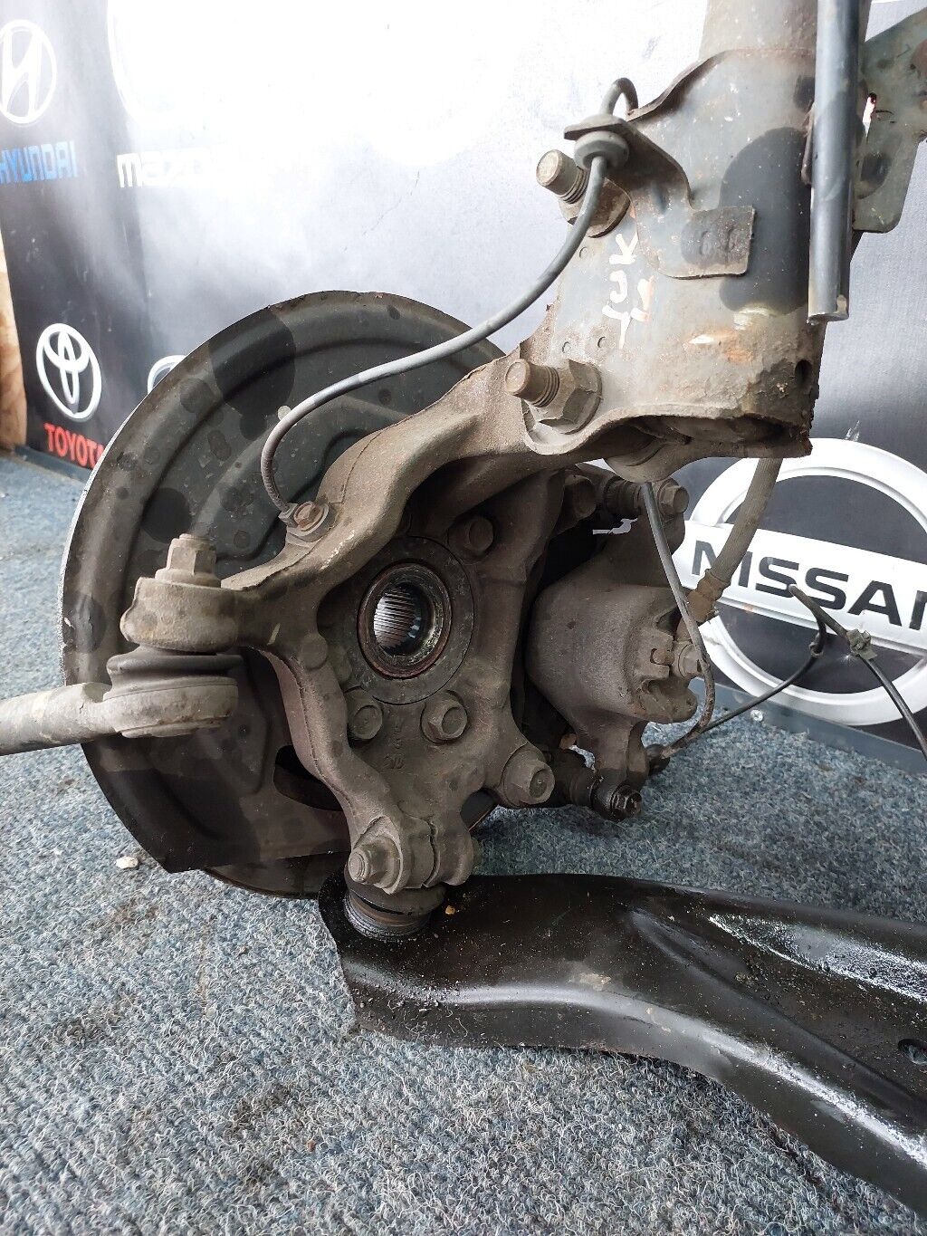NISSAN JUKE N/S FRONT COMPLETE SUSPENSION LEG LH 2014