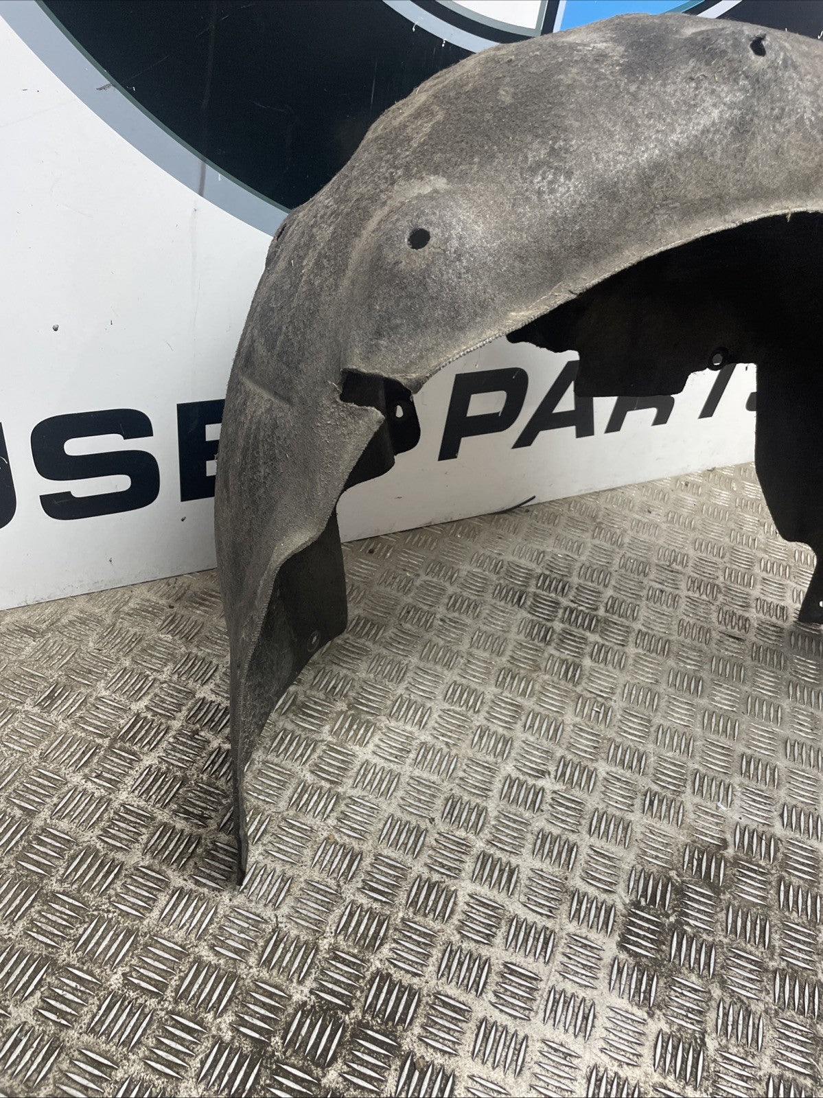 BMW SERIES 3 REAR LEFT INNER ARCH LINER  10859010