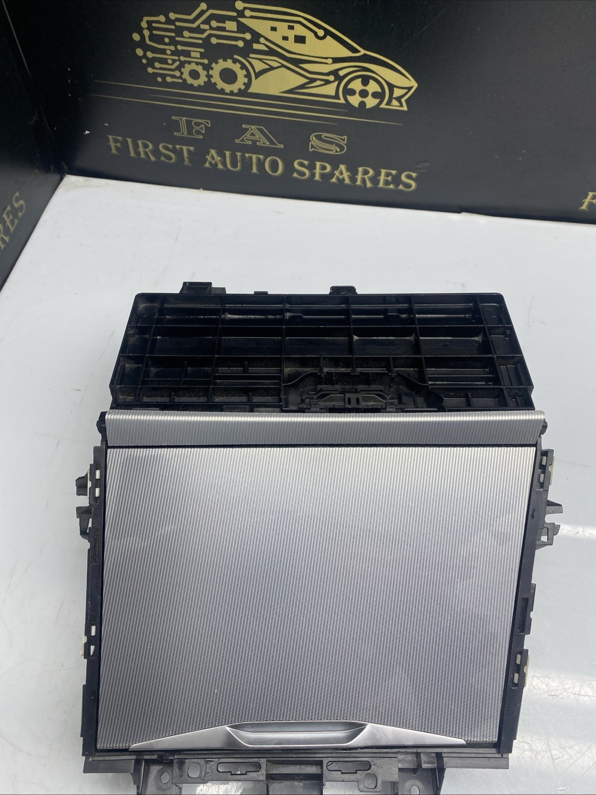 BMW SERIES 3 G20 G21 FRONT CENTRE CONSOLE ASHTRAY STORAGE COMPARTMENT 2019