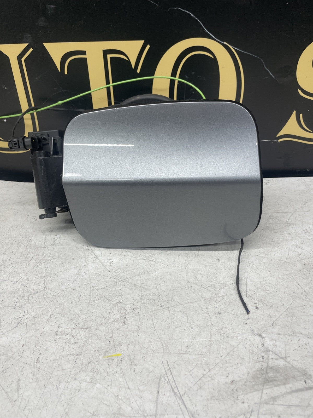BMW X6 SERIES FUEL FILLER FLAP COVER HOUSING CARRIER BLACK 475 7297009 F16 F86