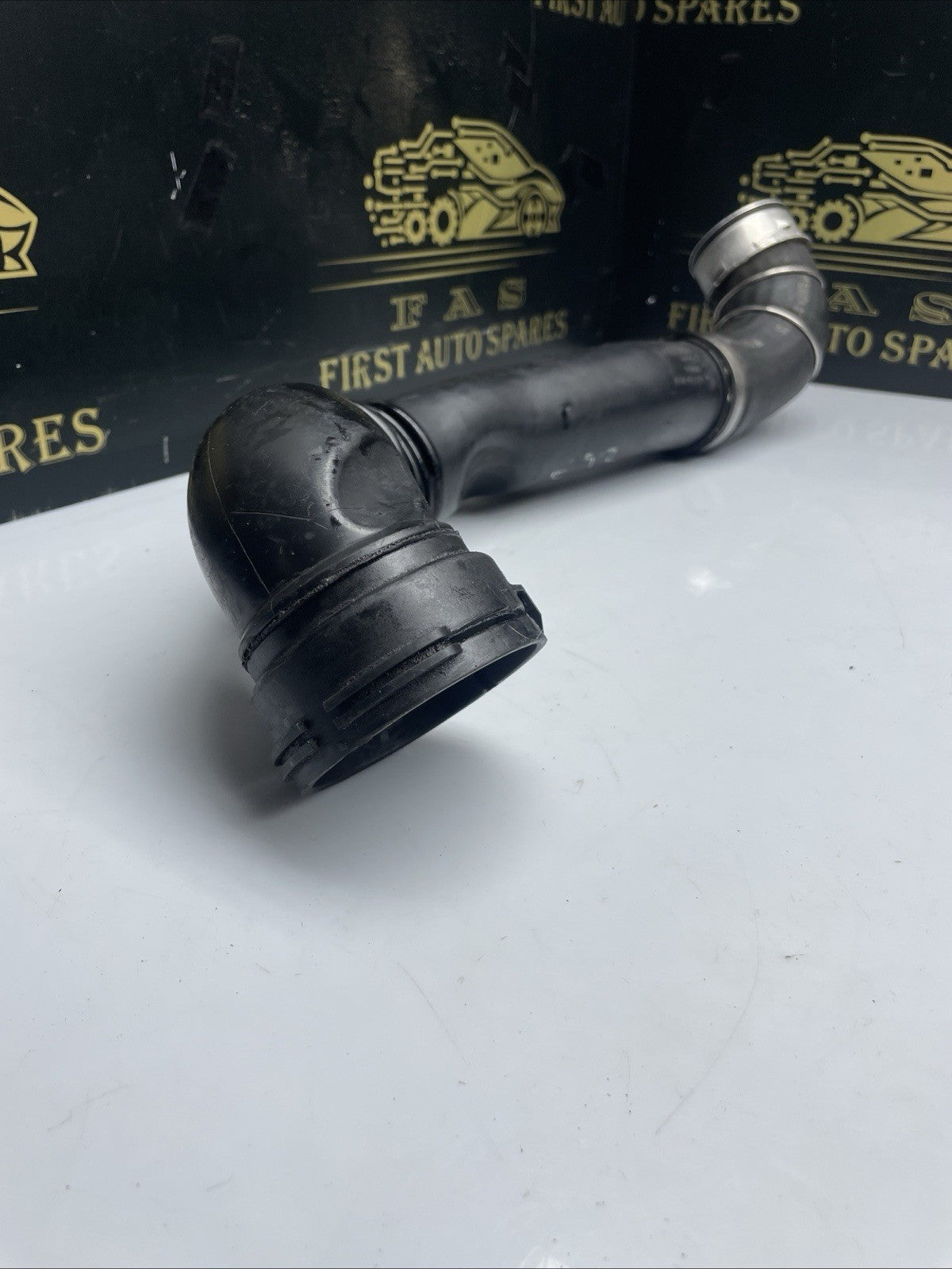 BMW 3 E90 E91 2009 Diesel intercooler hose pipe 7798440